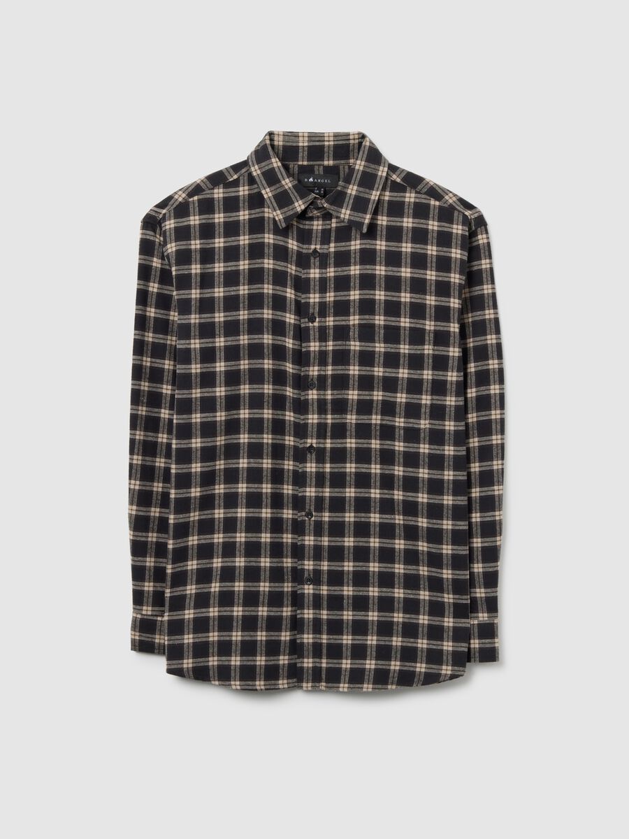 Camicia nera in flanella con motivo a quadri_0