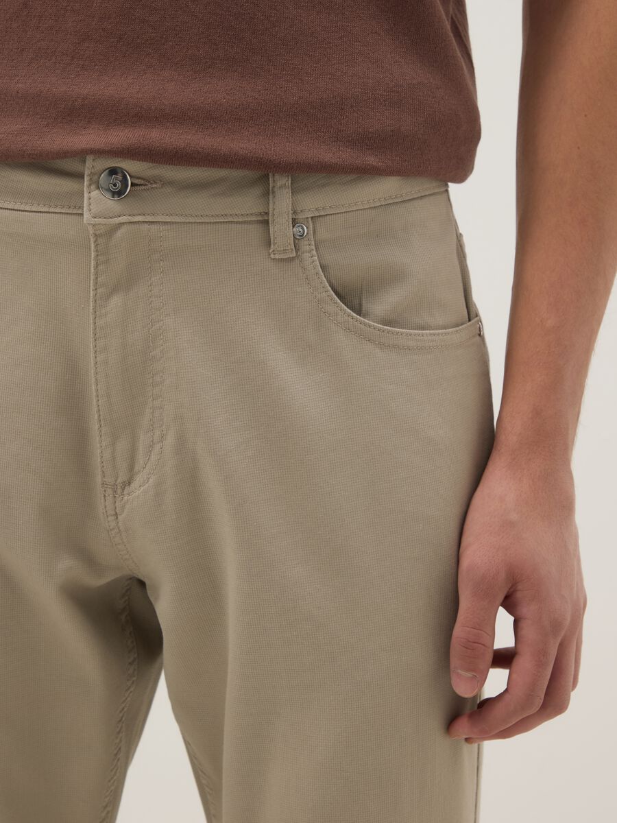 Pantaloni beige in cotone elasticizzato regular fit_3