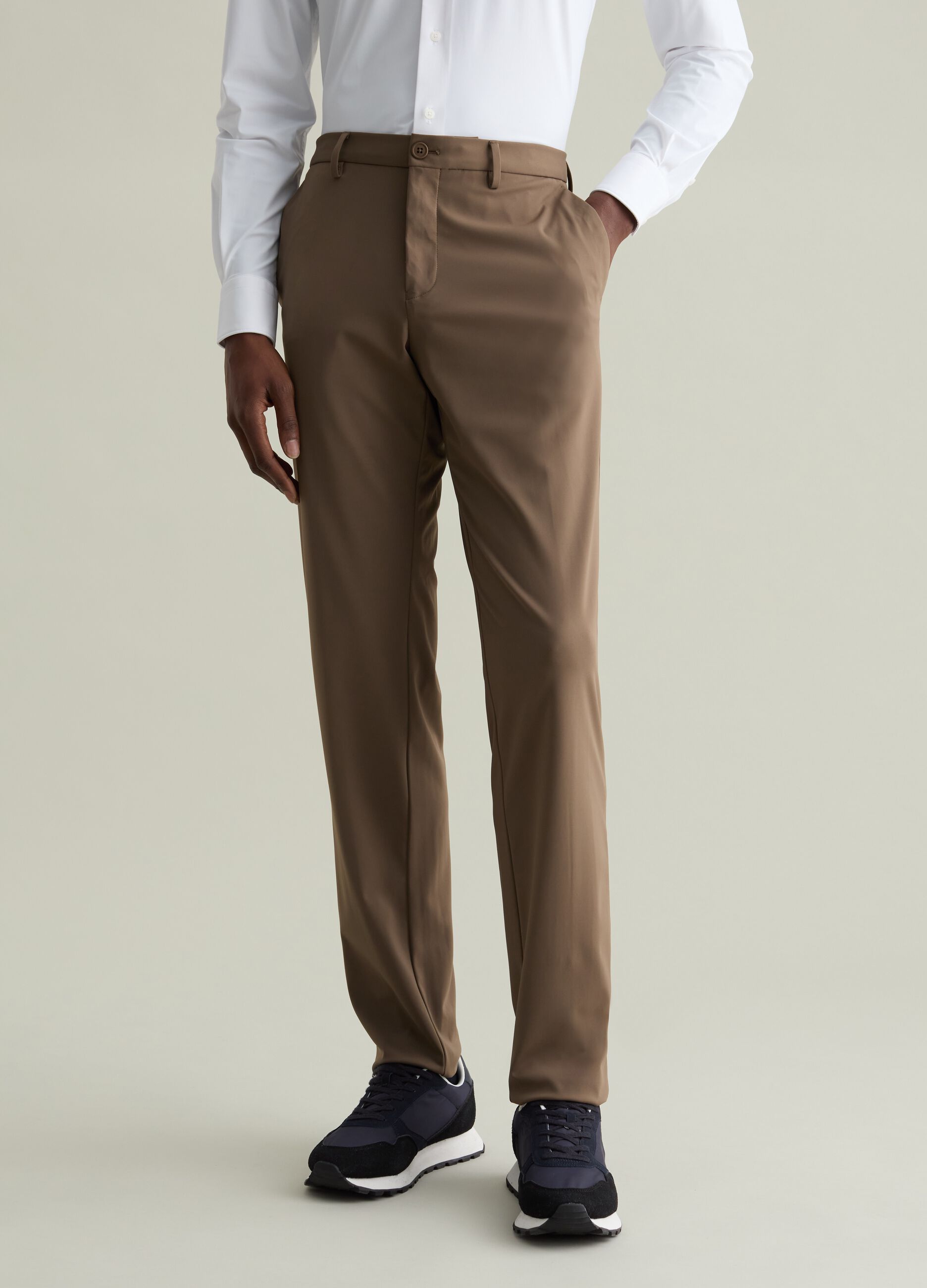 Pantalone chino in tessuto tecnico 