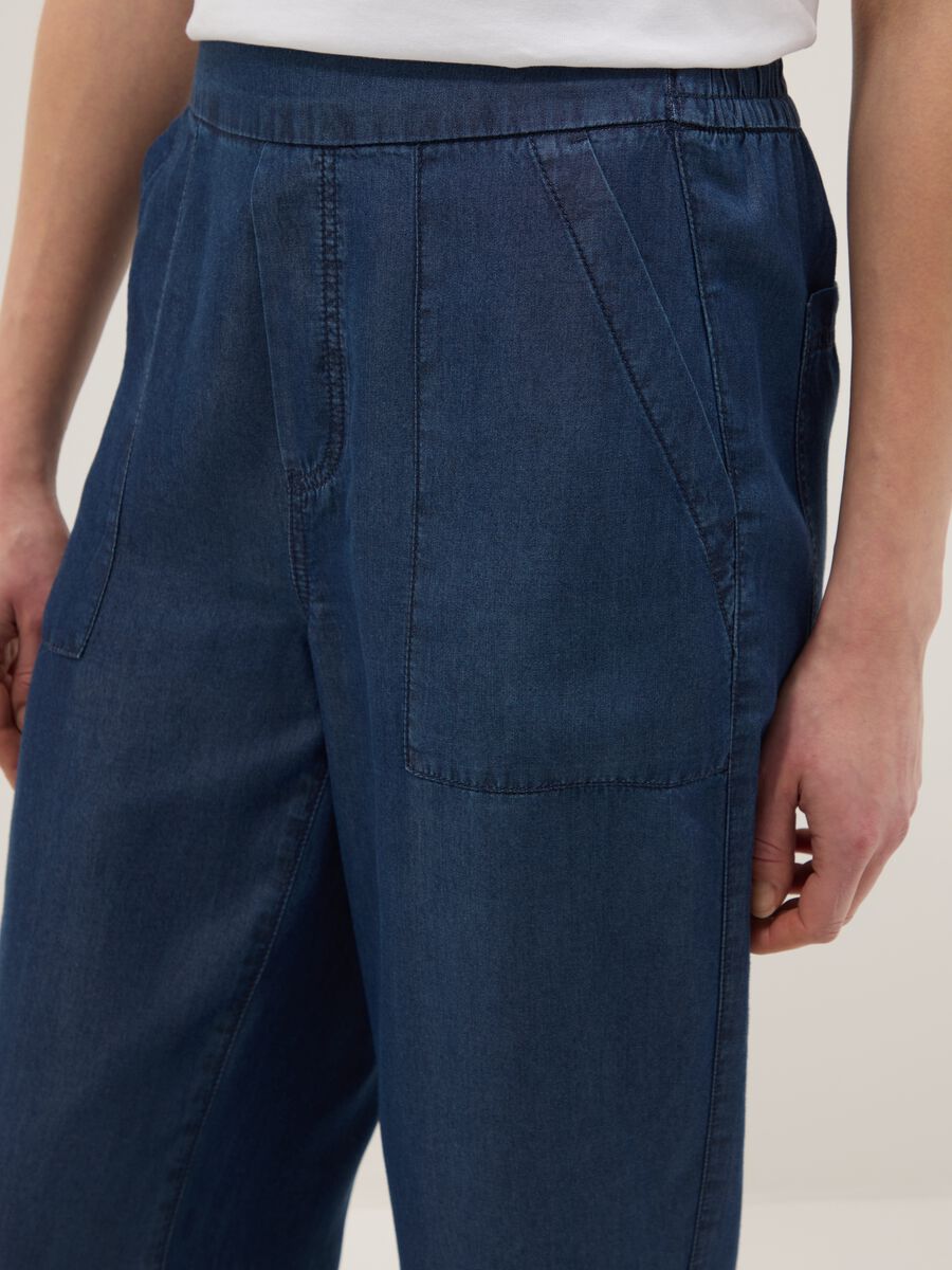 Blue denim jeans in 100% lyocell with elasticated waist, relaxed fit_3