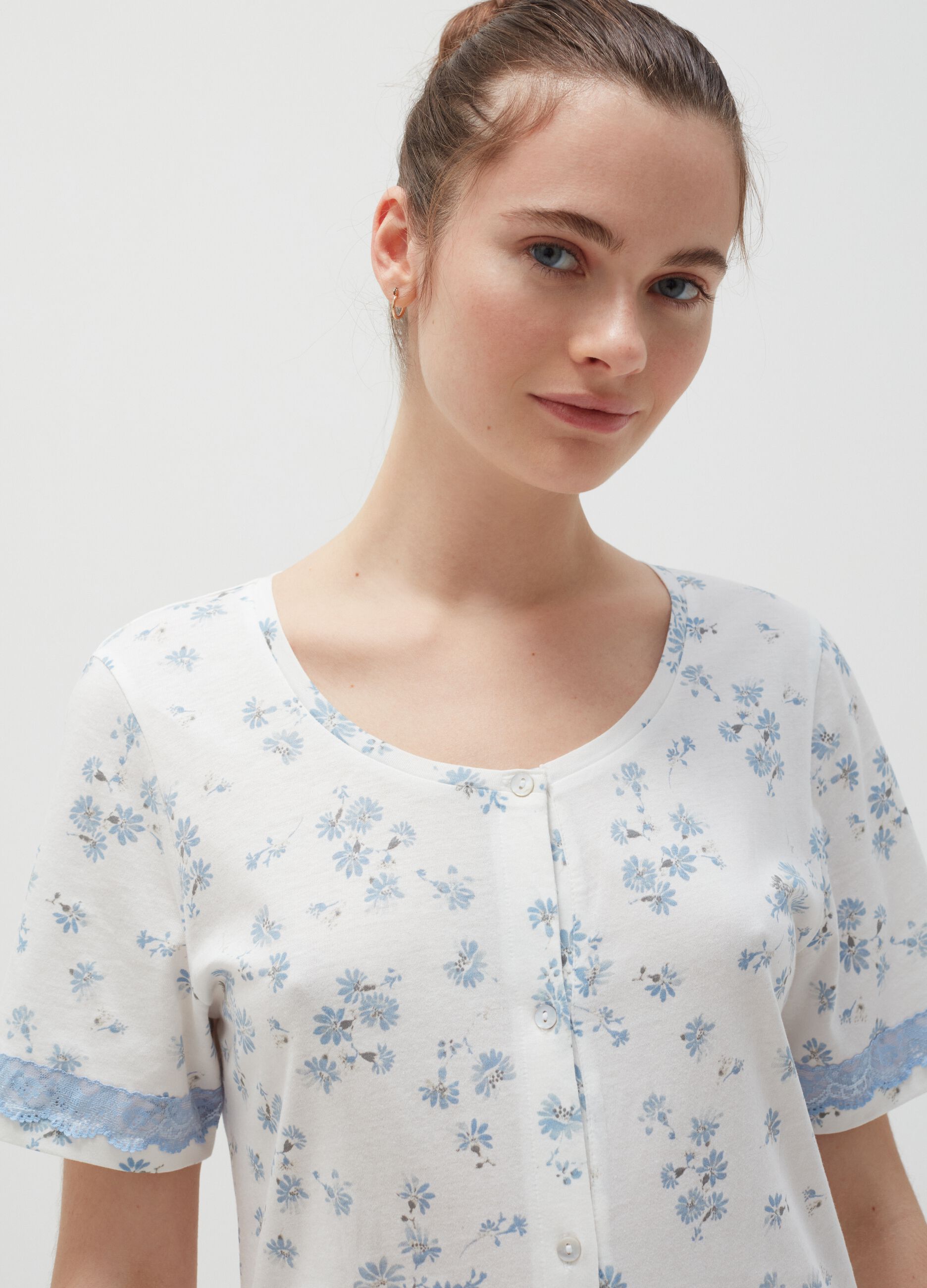 Cotton nightdress with floral pattern