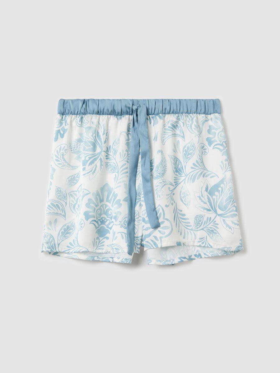 Pyjama shorts in patterned satin_4