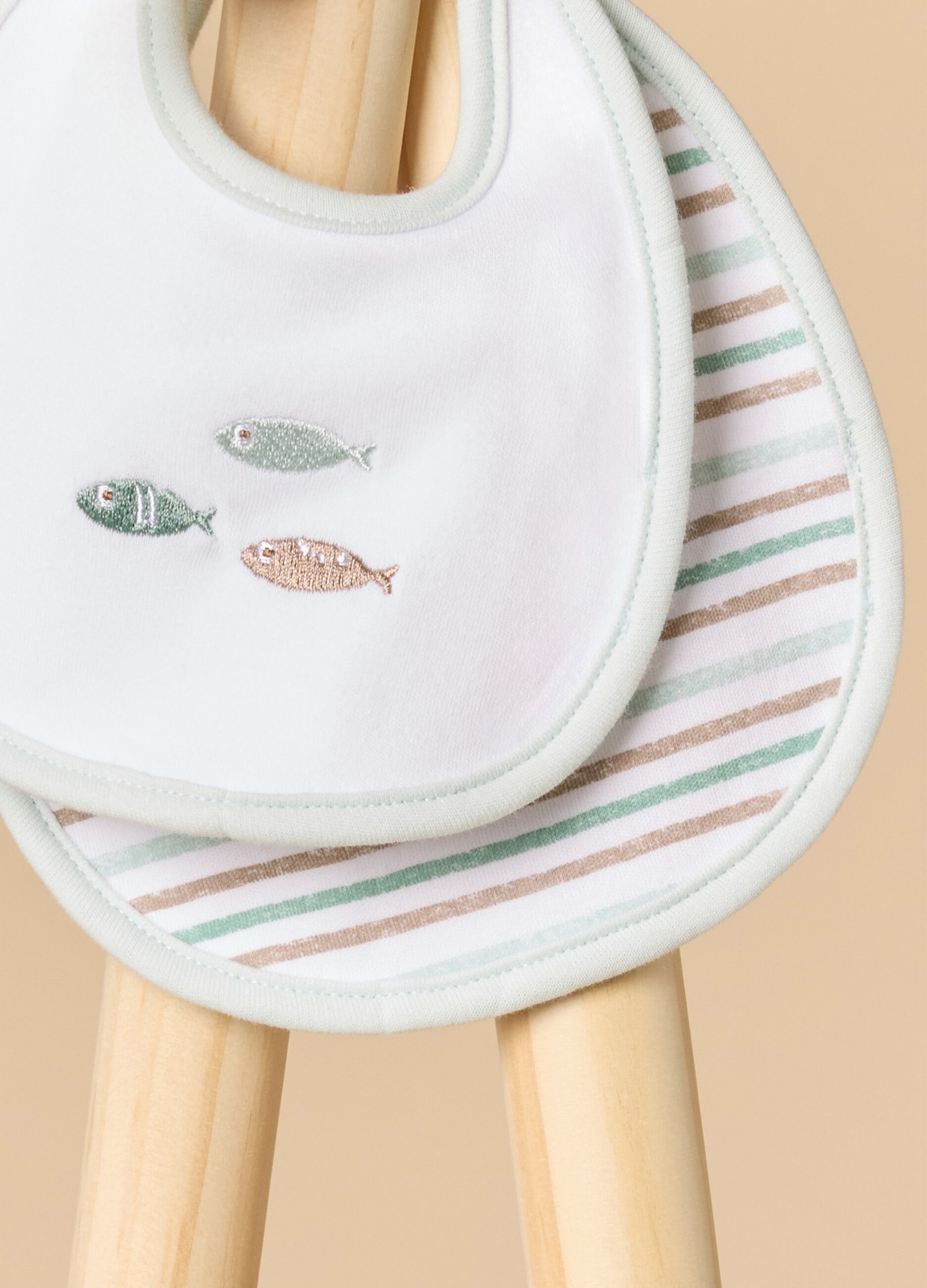 Pack with two cotton bibs