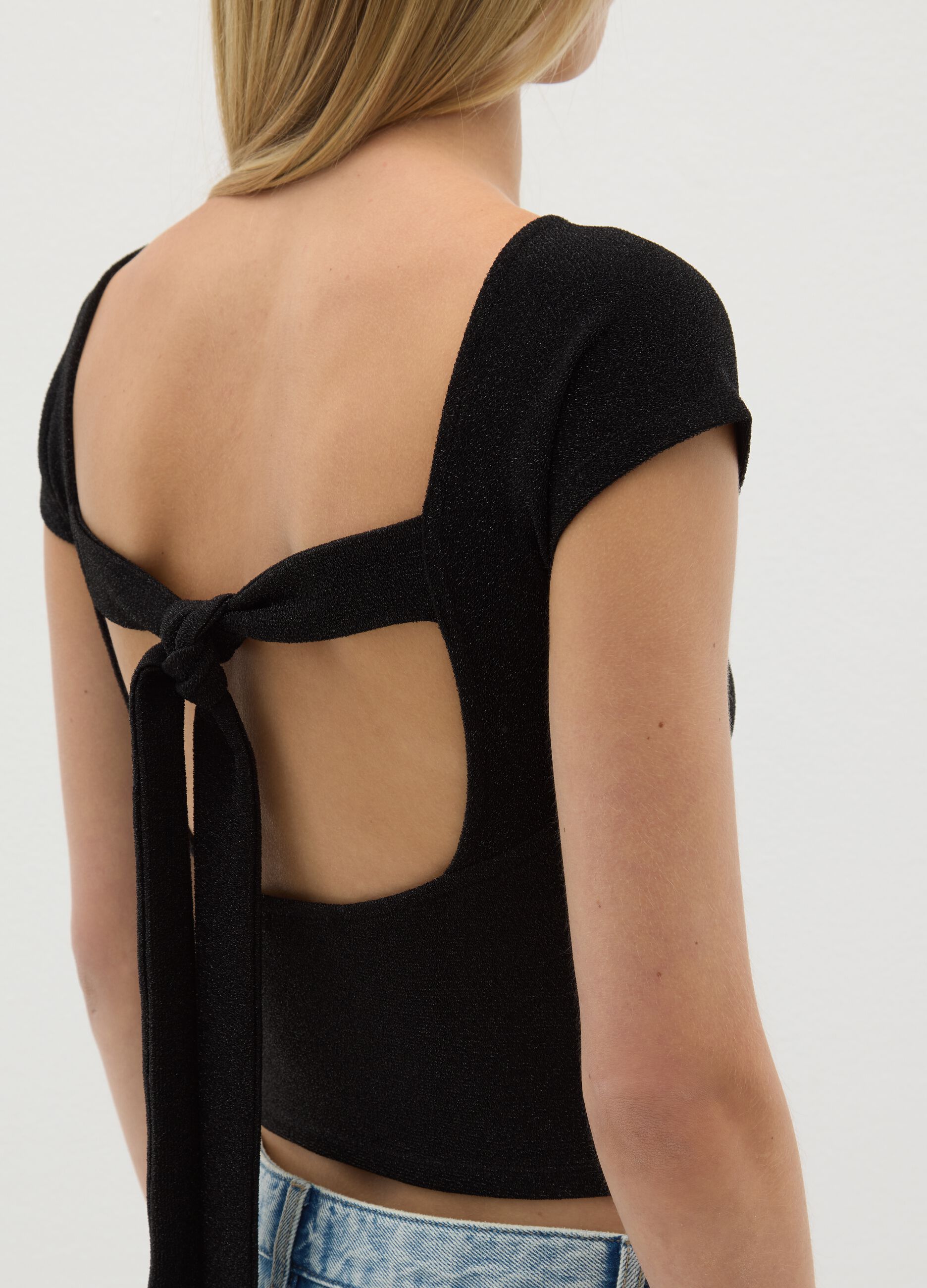 Women's black fitted top in viscose blend