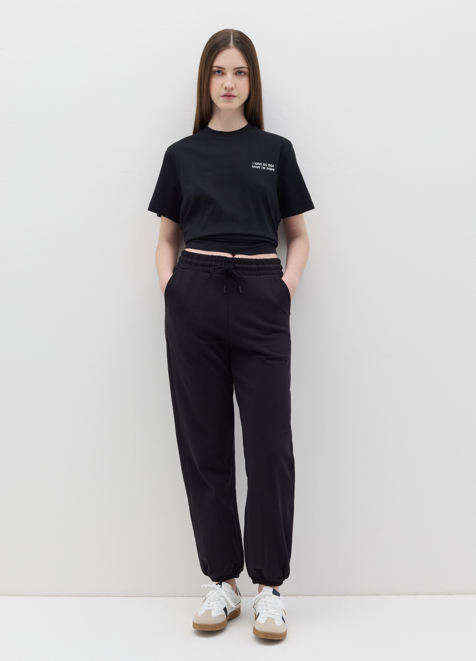 T-shirt in cotone con ricamo