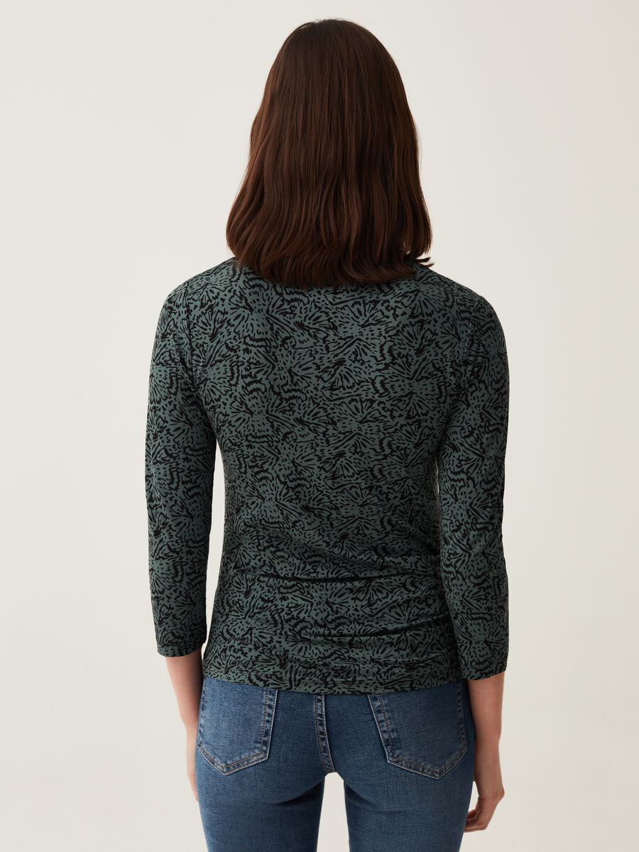 T-shirt floreale con maniche a tre quarti_2
