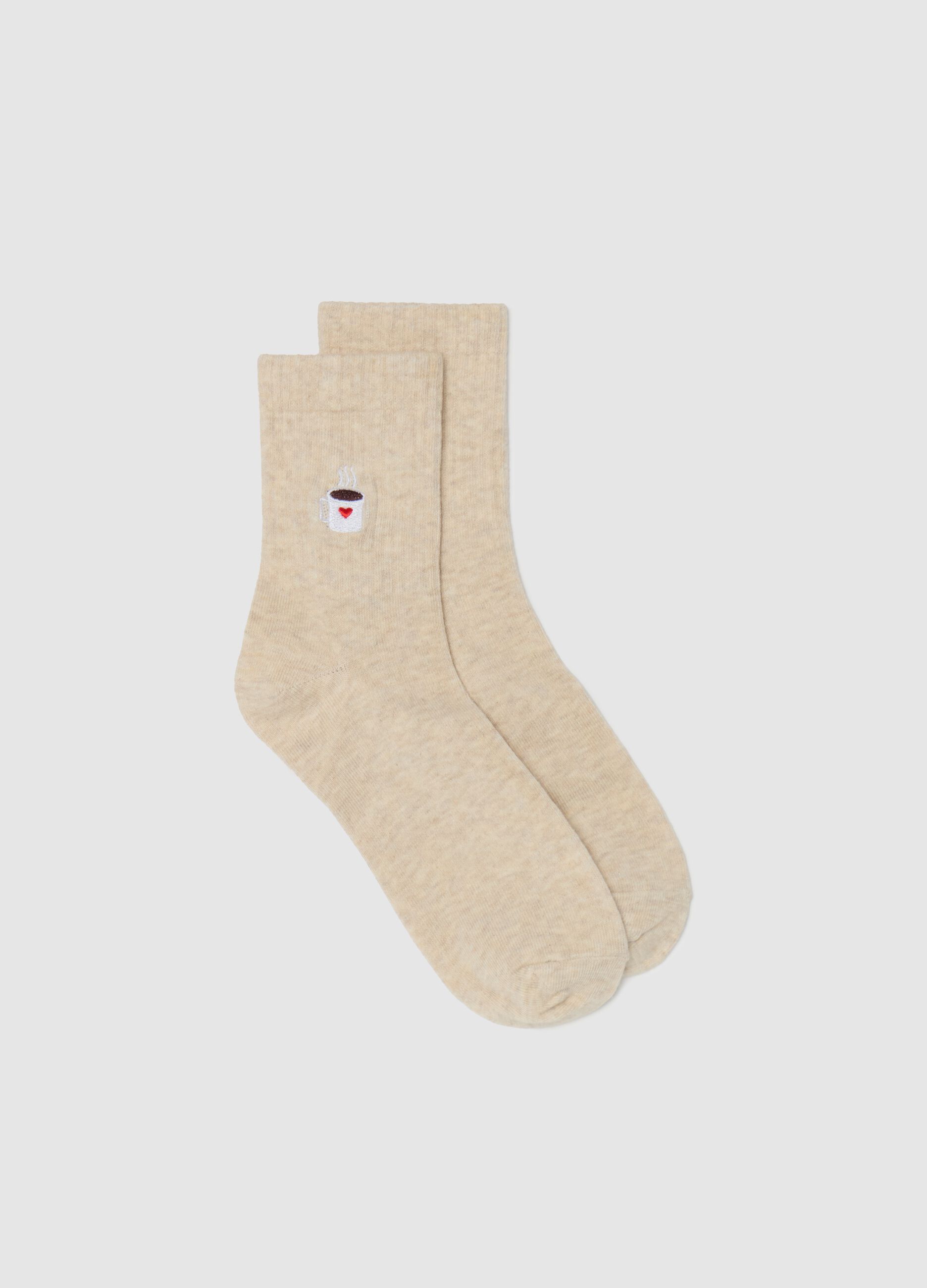 Short socks with embroidery