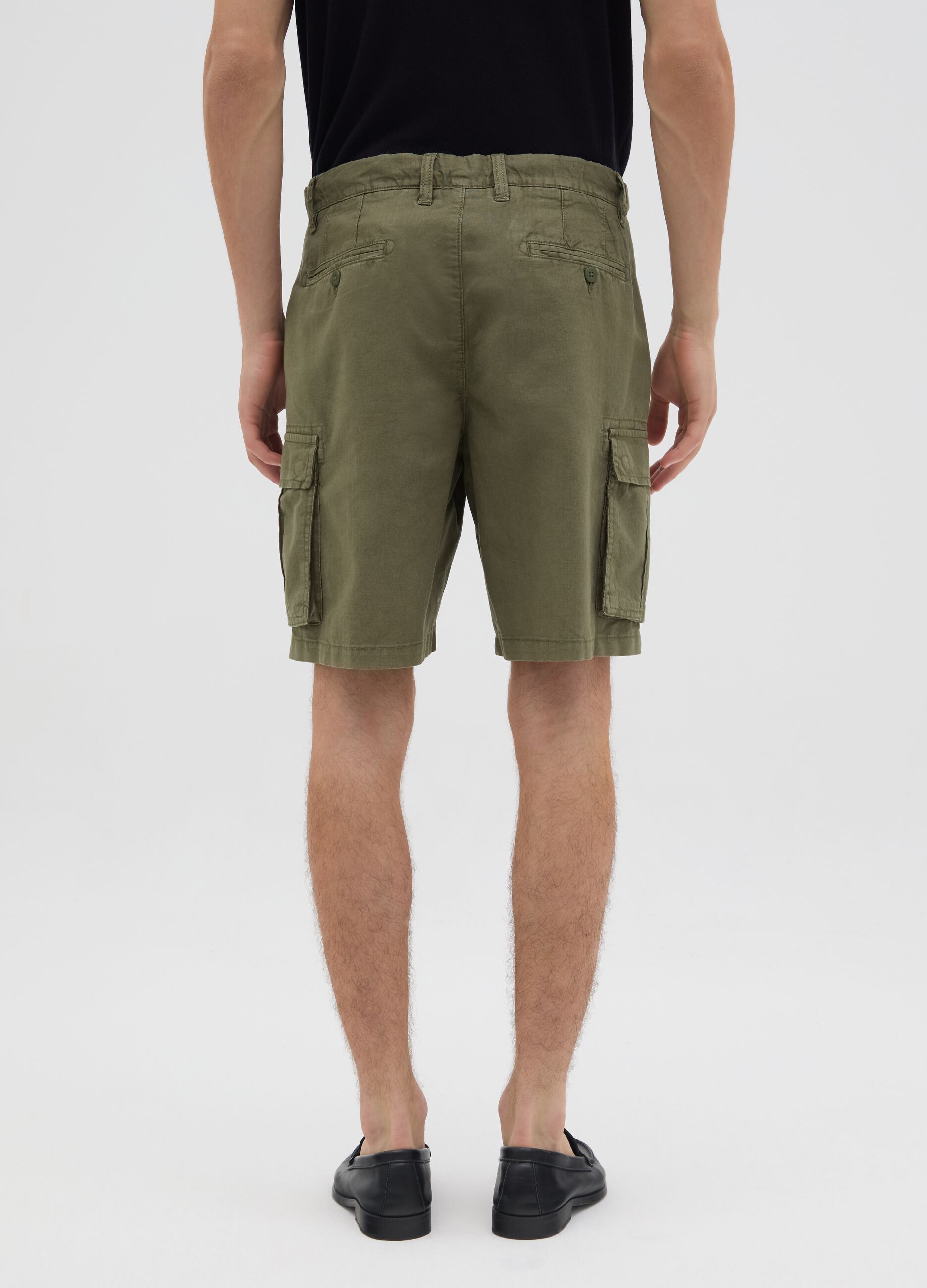 Men's green regular fit linen blend cargo shorts