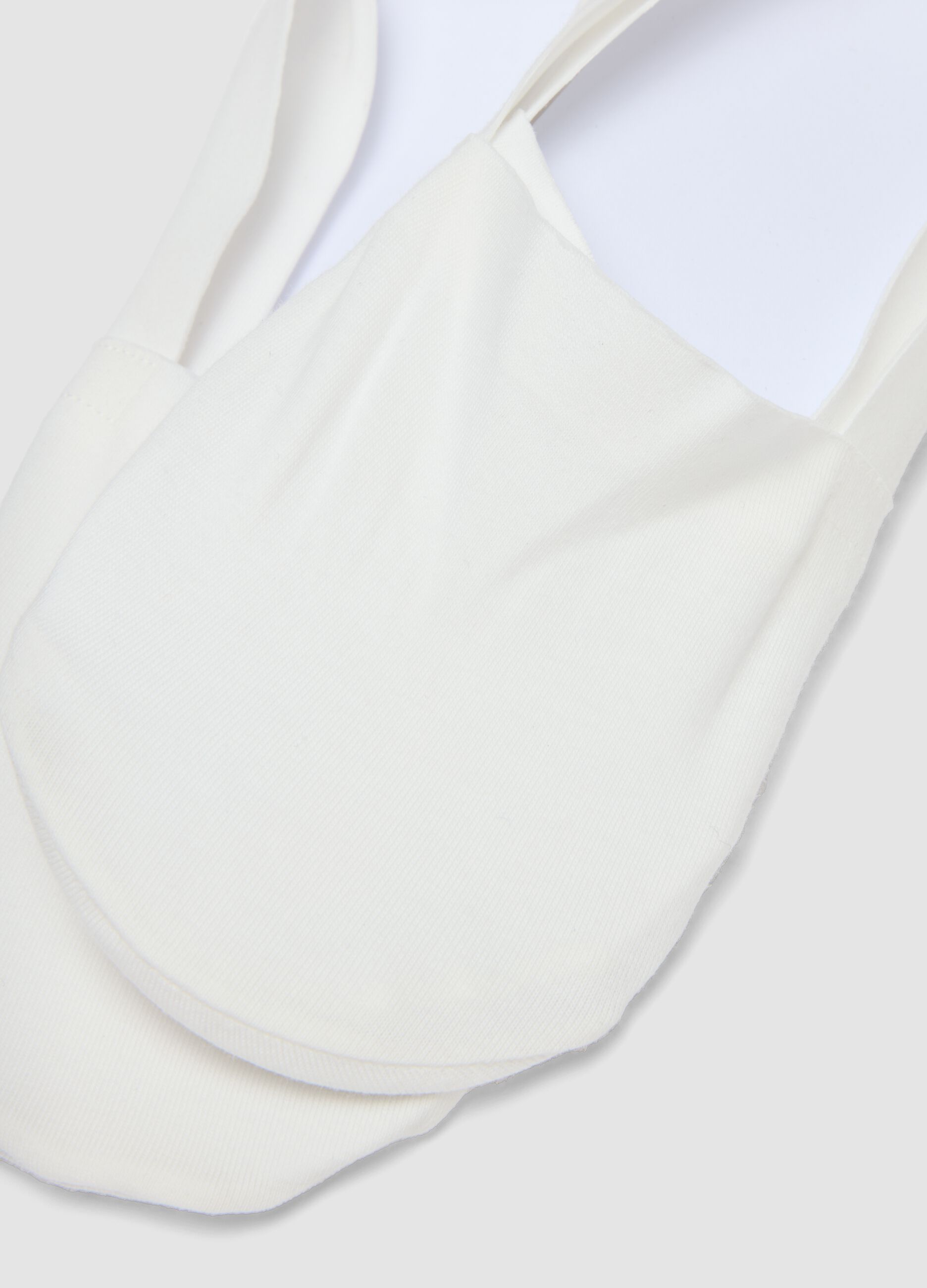 2-pack of white organic cotton invisible socks