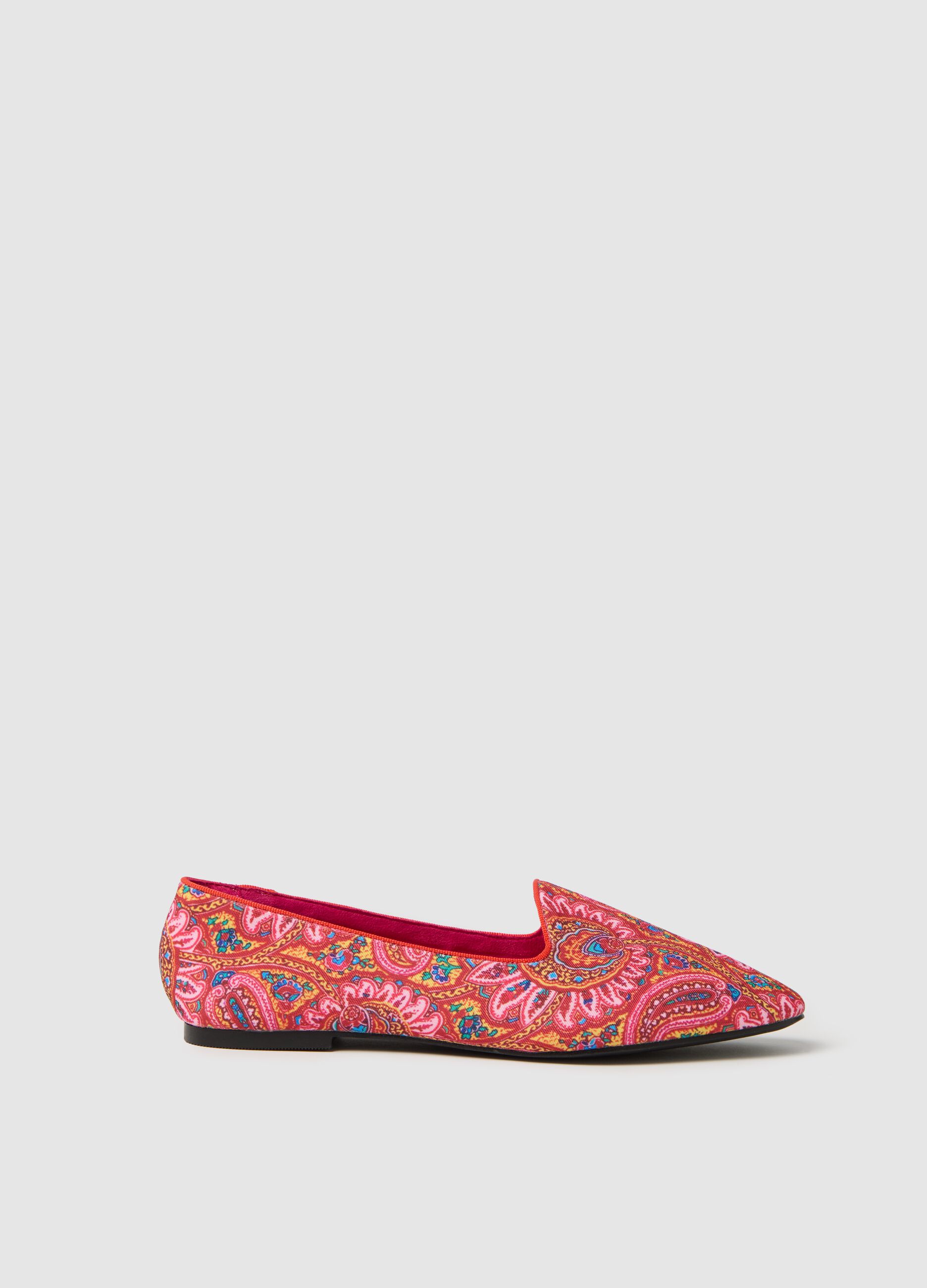 Pink slipper shoes with paisley pattern
