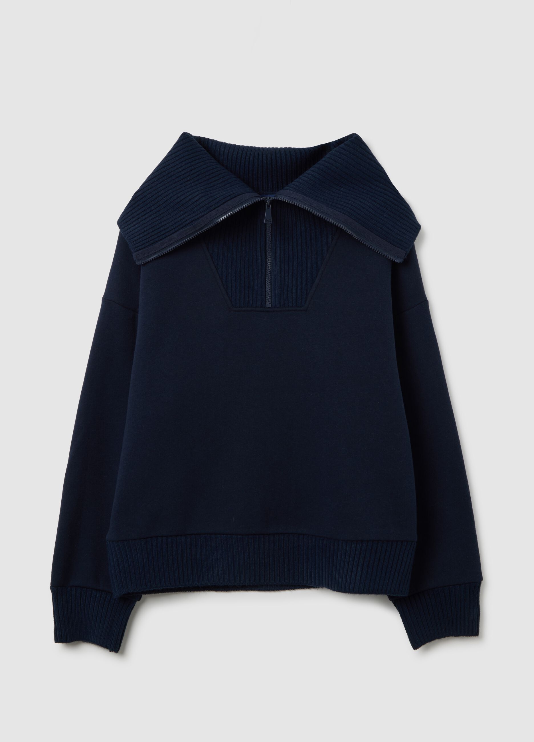 Blue sweatshirt with zipped collar