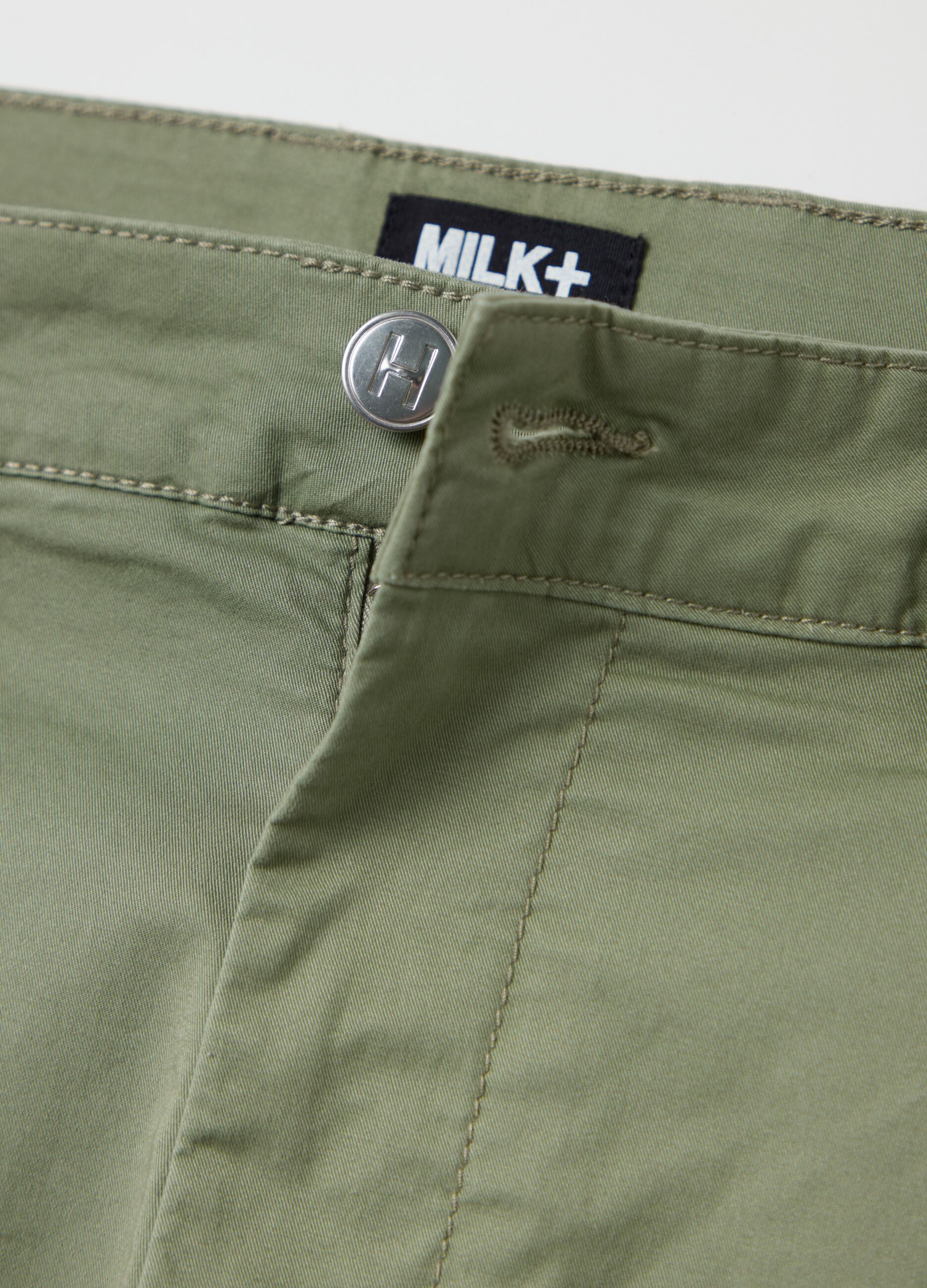 Pantalone chino in cotone stretch verde