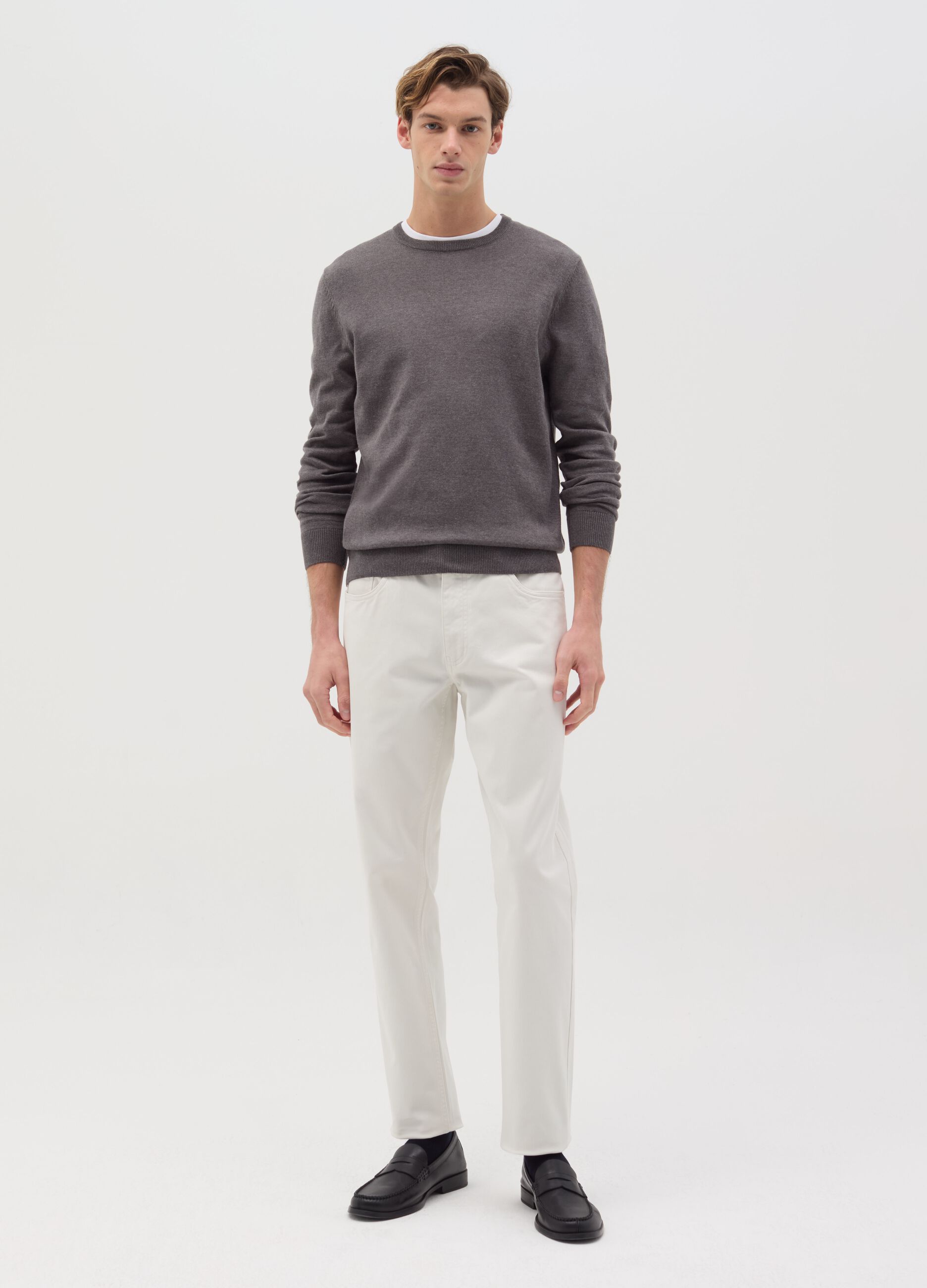 Round neck pullover