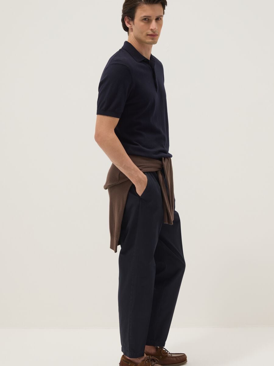 Pantaloni chino blu in puro cotone carrot fit_2