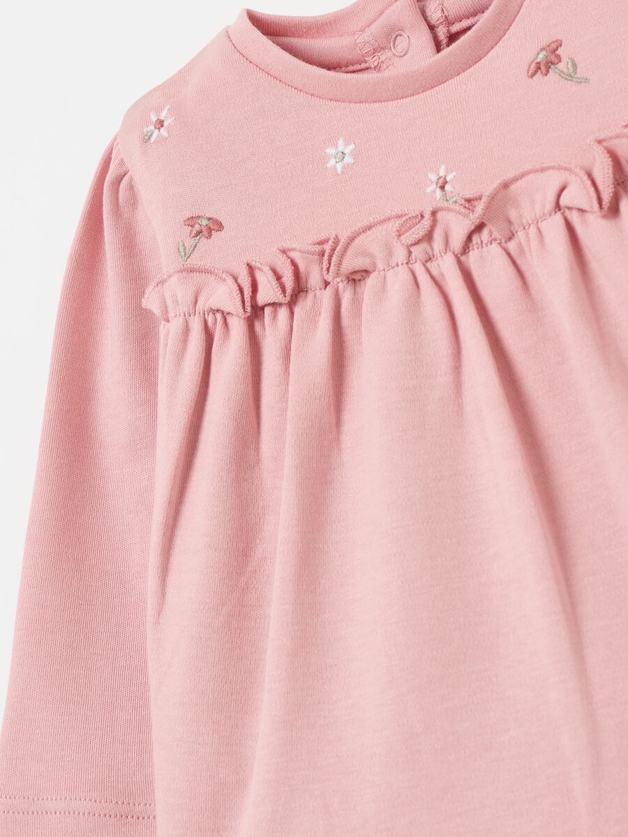 T-shirt con rouche e ricamo a fiorellini_2