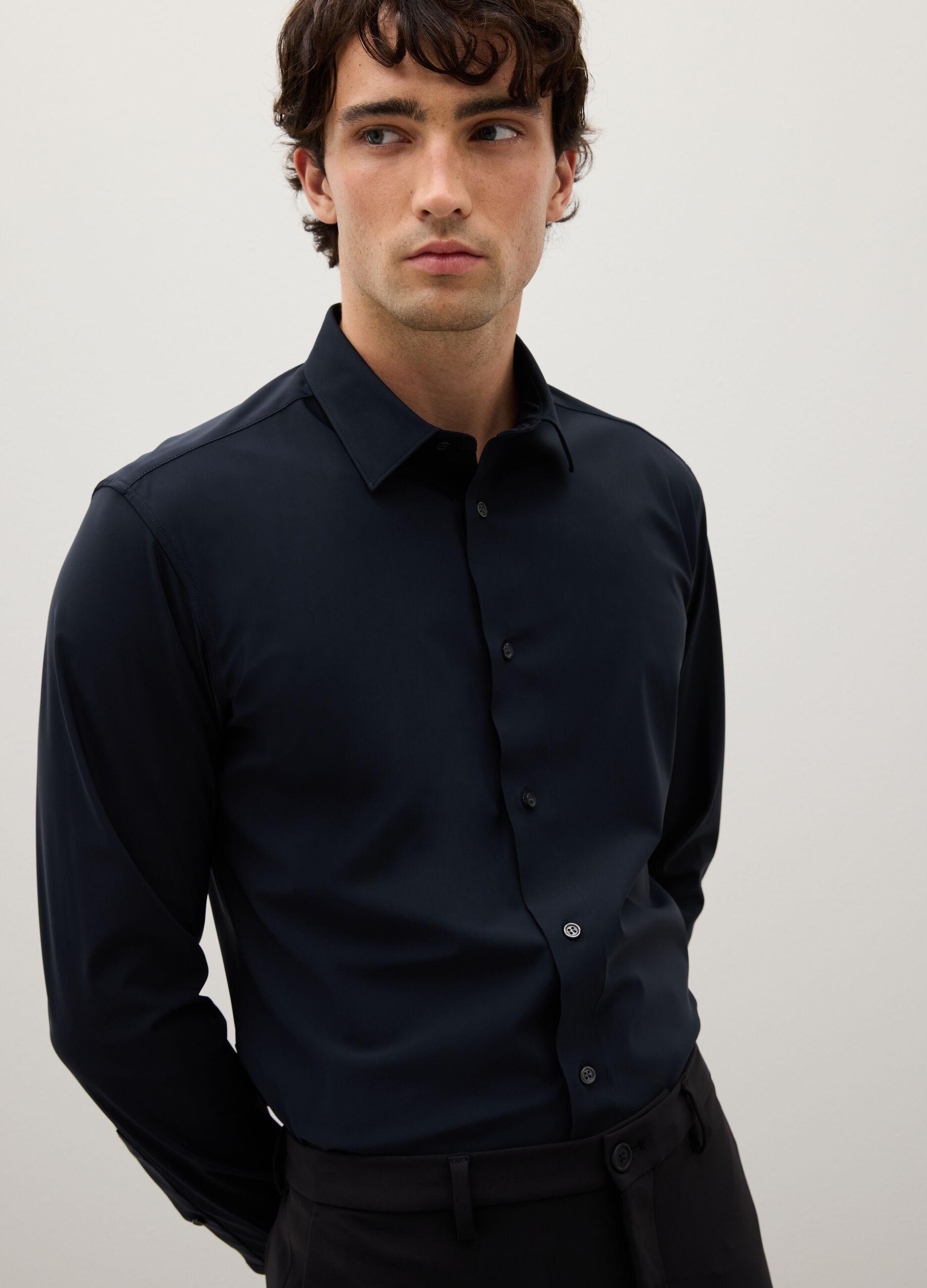 Camicia in tessuto elasticizzato nero slim fit