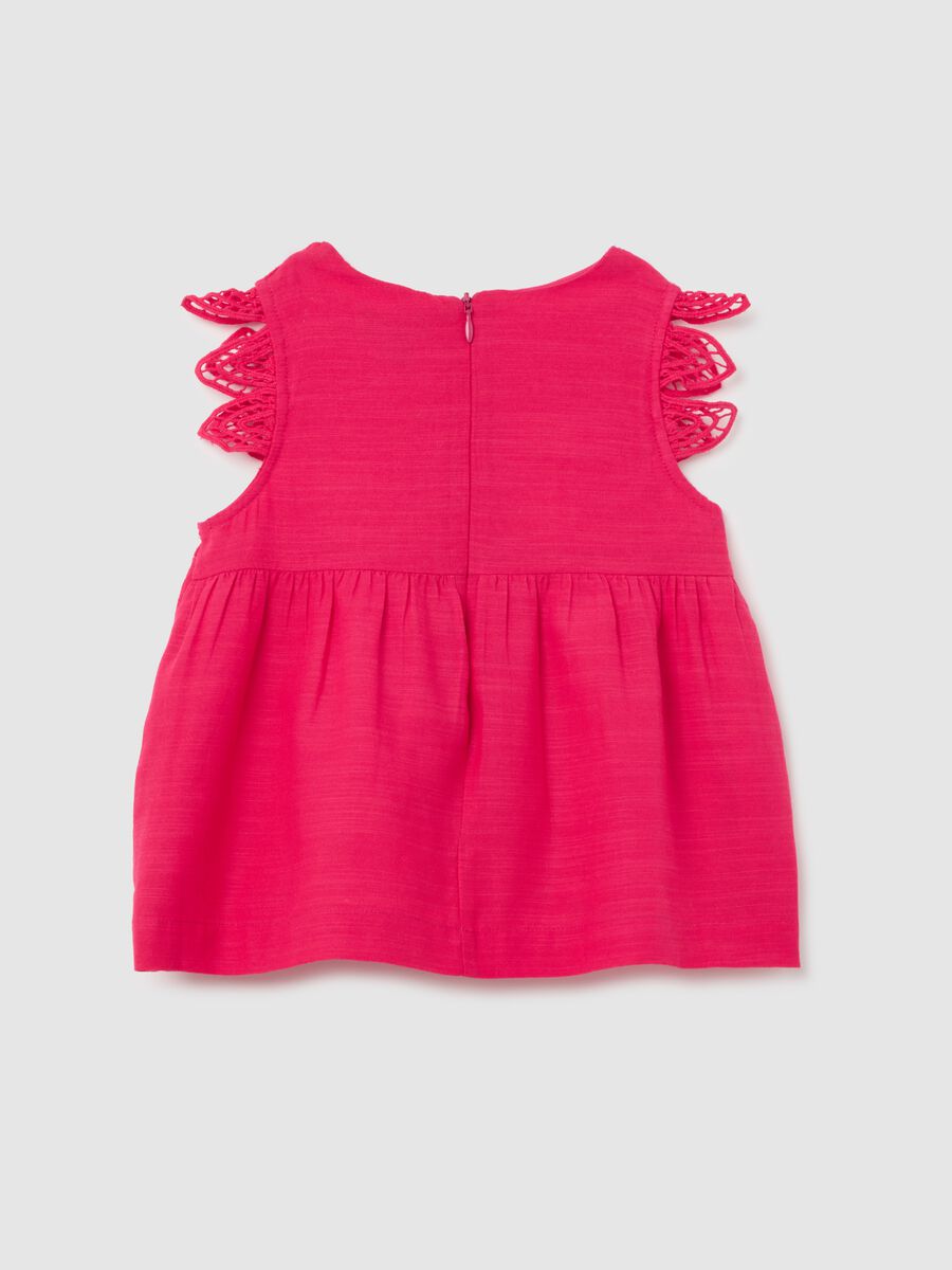 Girls' pink viscose and cotton blend top with crochet details, regular fit_4