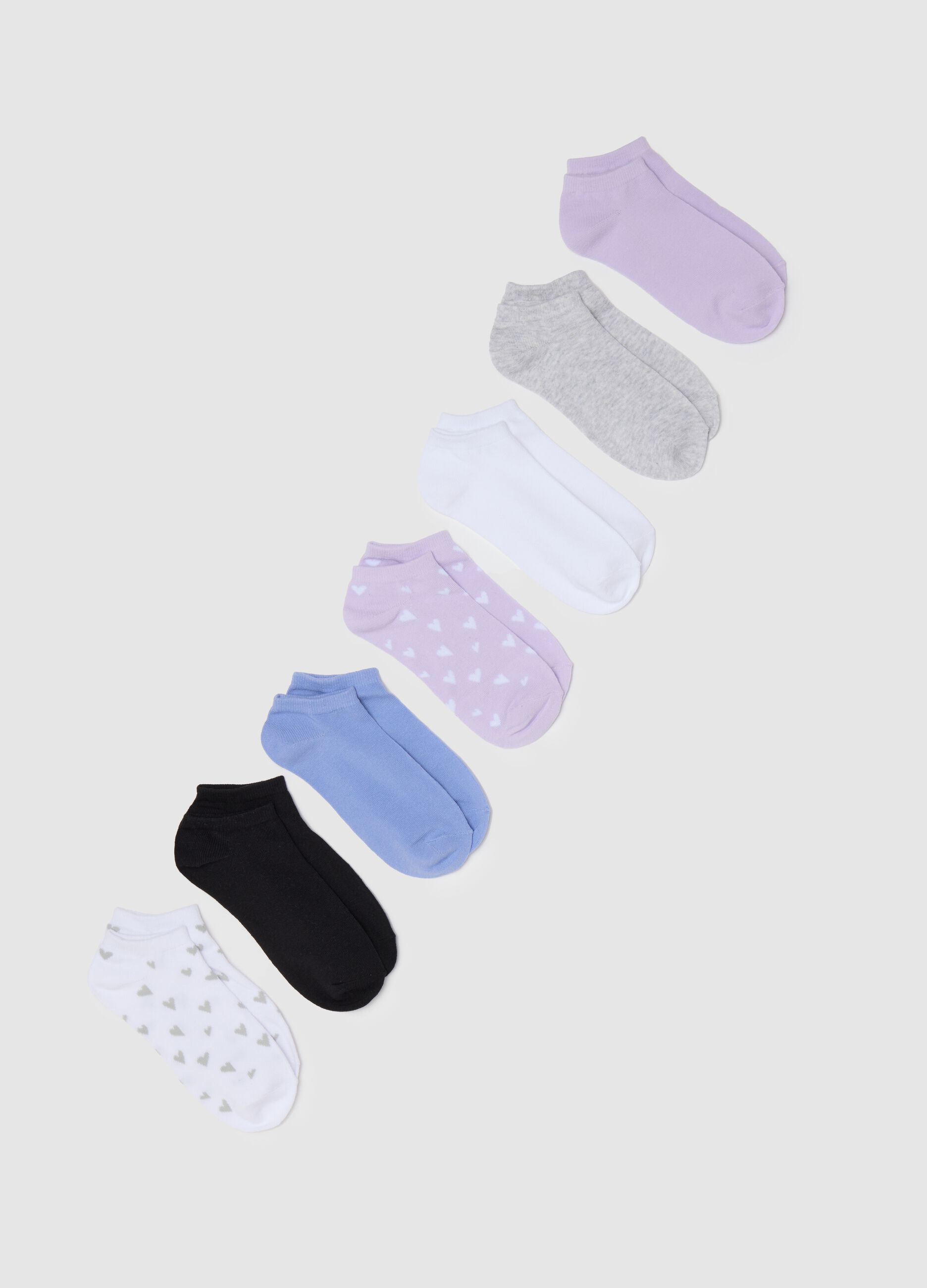 Multi-pack sneaker liners with small hearts