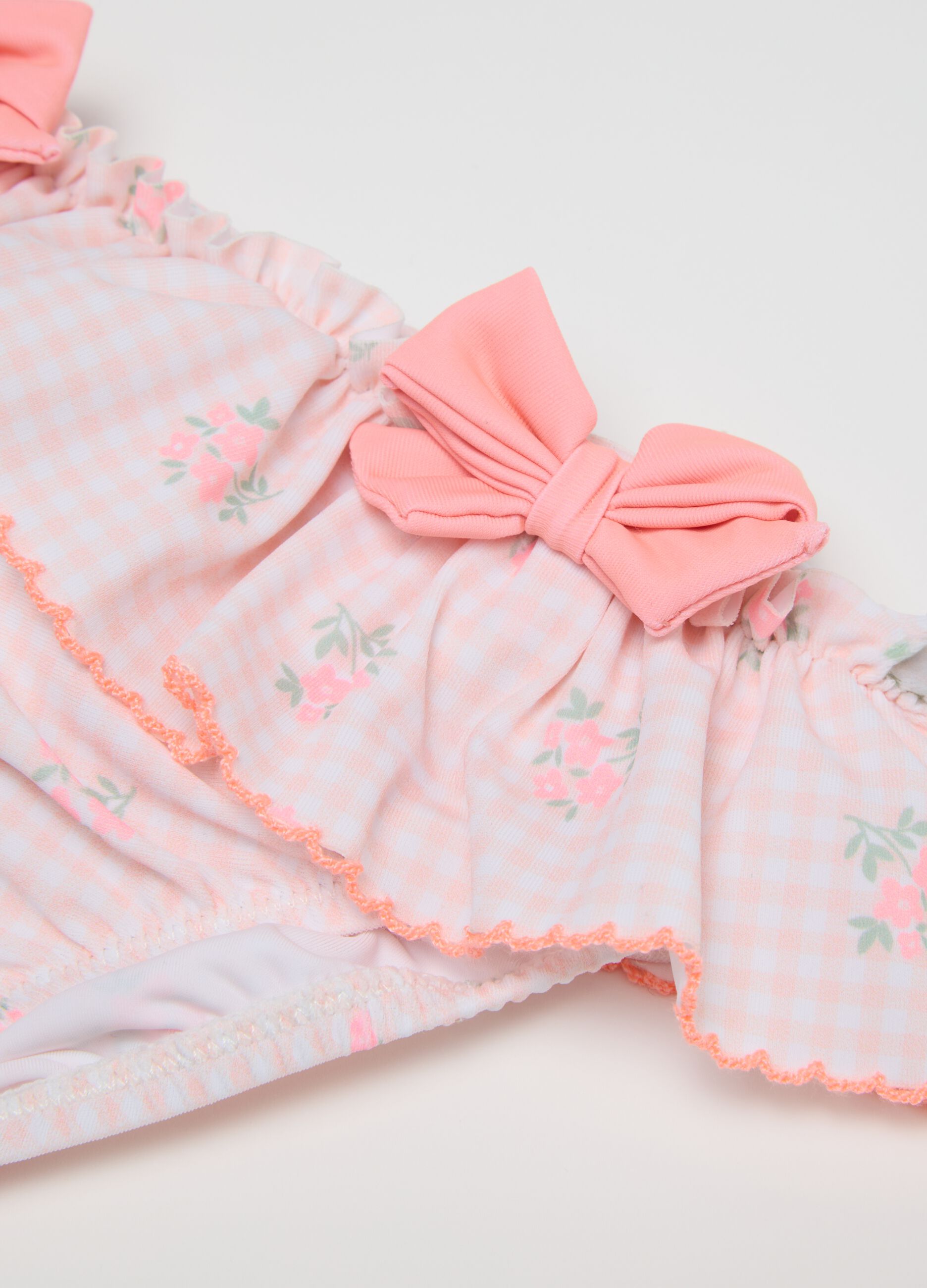 Costume da bagno da bambina in misto elasticizzato multicolor con balze e fiocchi