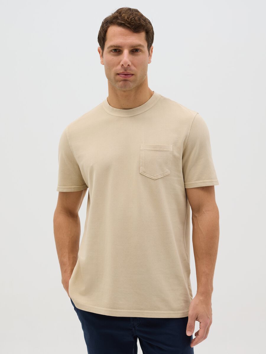 Beige T-shirt in cotton with pocket_0