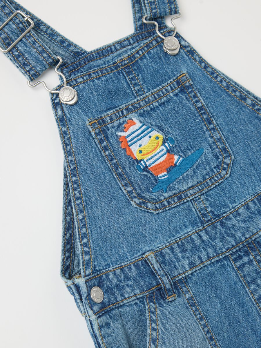 Denim dungarees with pockets and surfer zebra embroidery_3