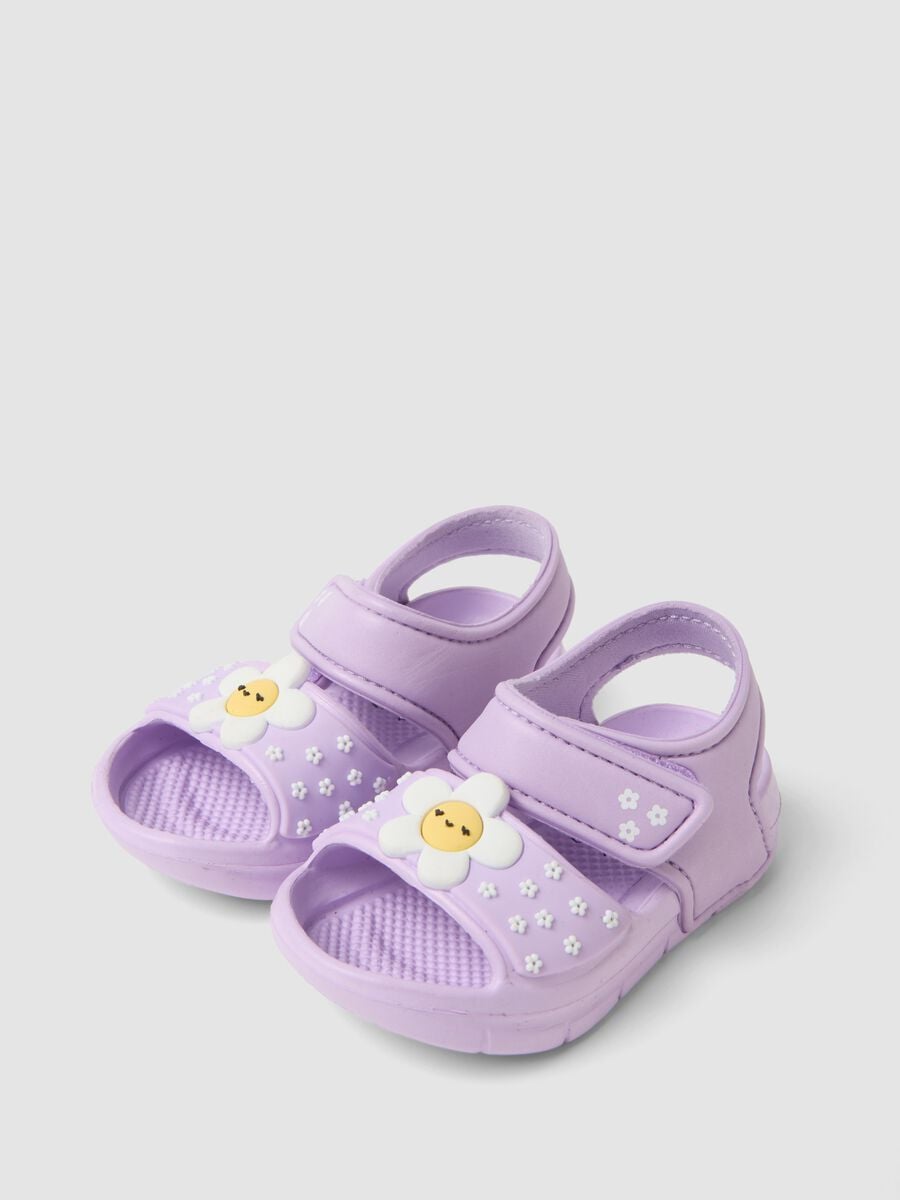 Purple sandals with Velcro fastening and appliqu&eacute; flower_2