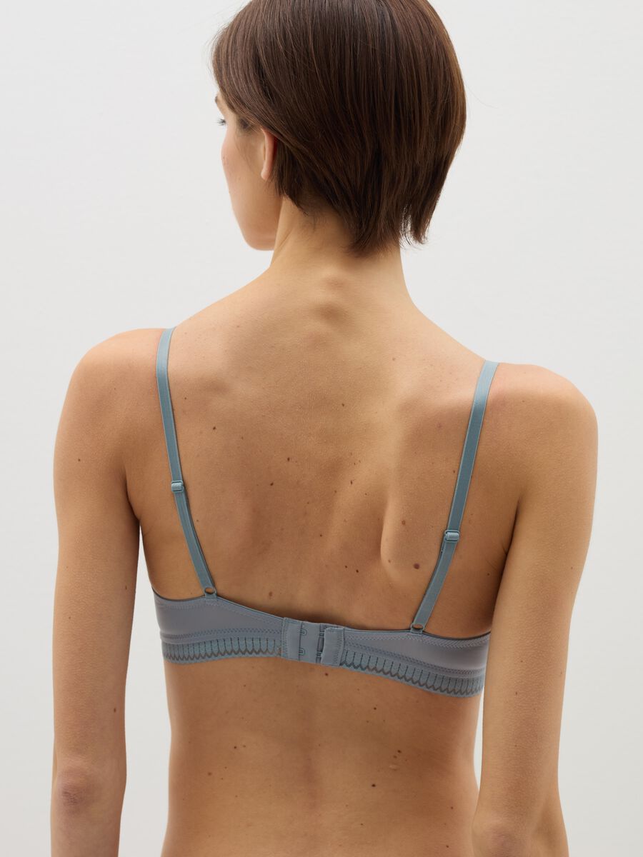 Semi-padded triangle bra with geometric motif_2