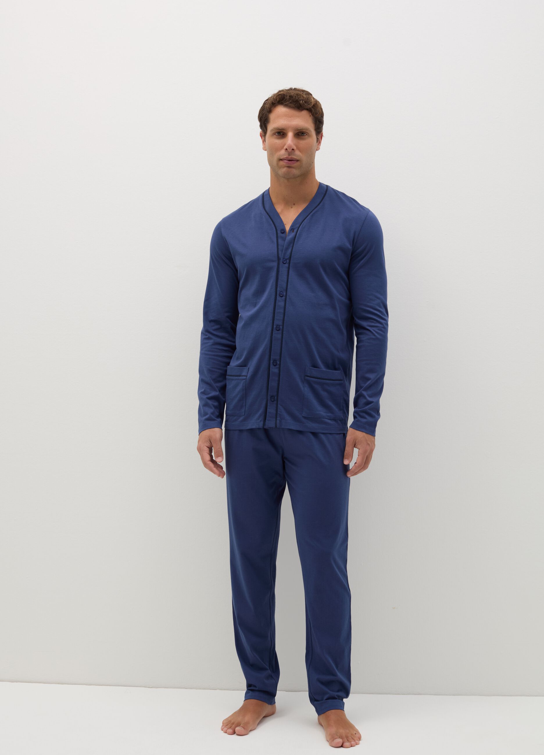 Cotton pyjamas with contrasting piping