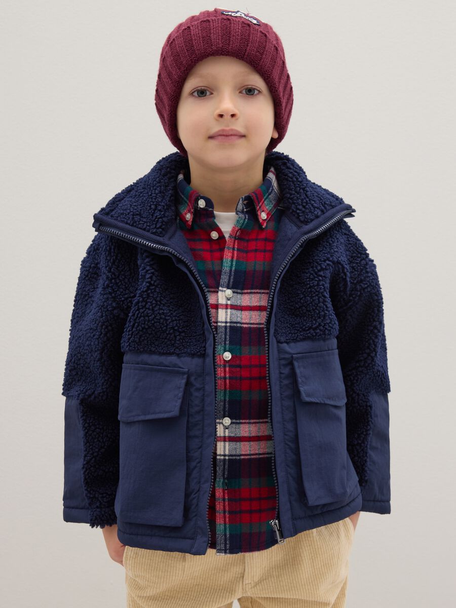 Giacca blu con collo alto da ragazzo in sherpa regular fit_0