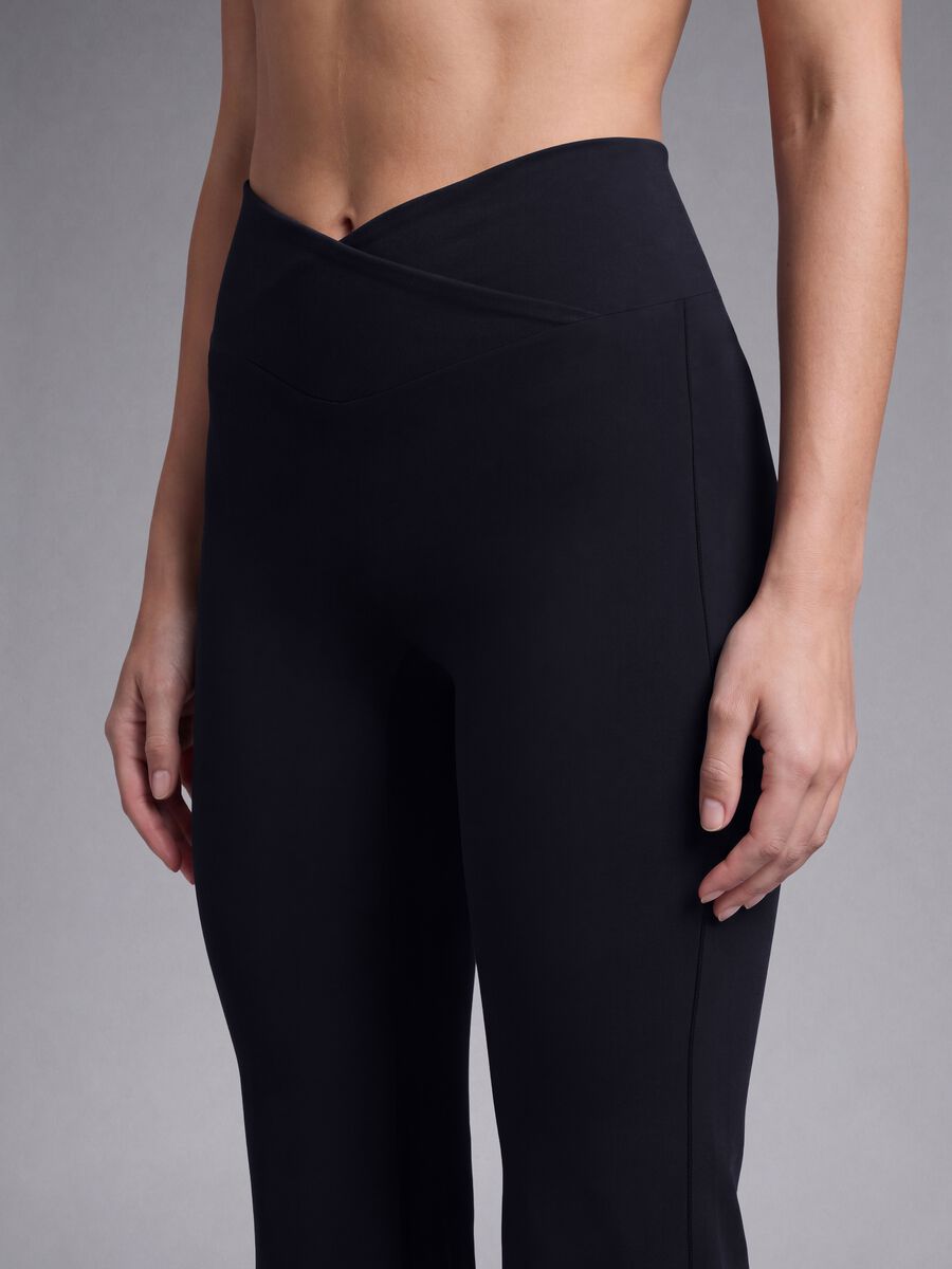 Leggings flare neri in tessuto elasticizzato ALTAVIA STUDIO_4