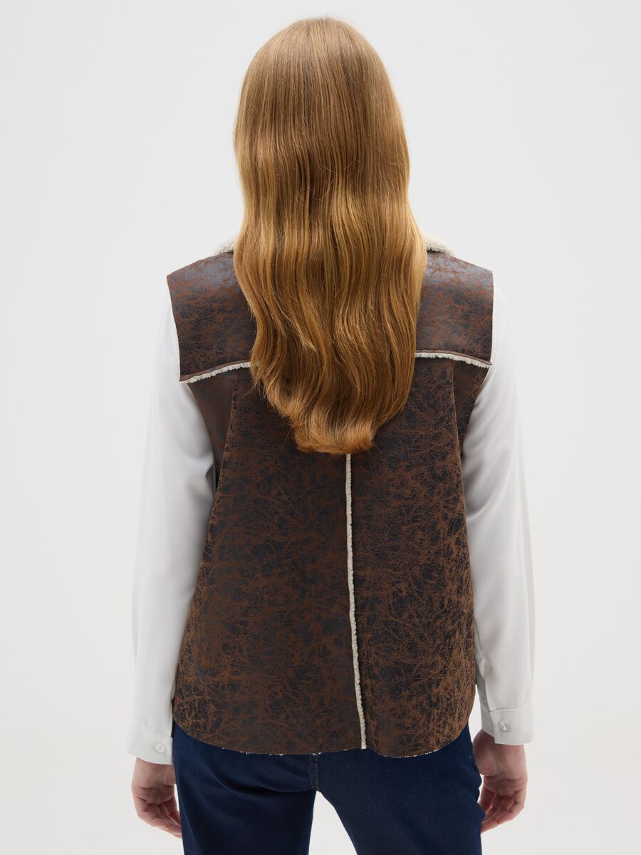 Brown regular fit gilet with zip_2