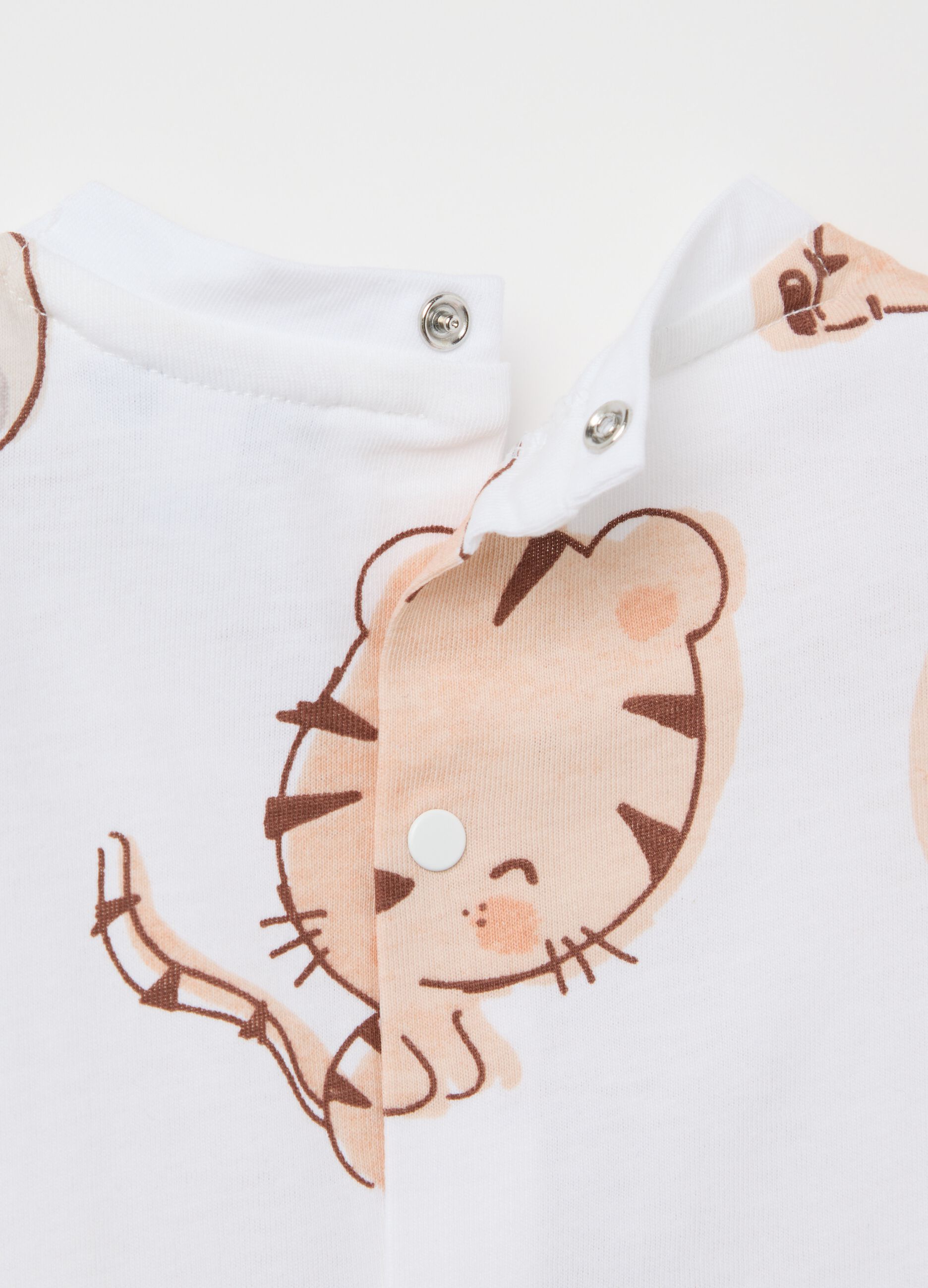 White and pink cotton dungarees and T-shirt with print