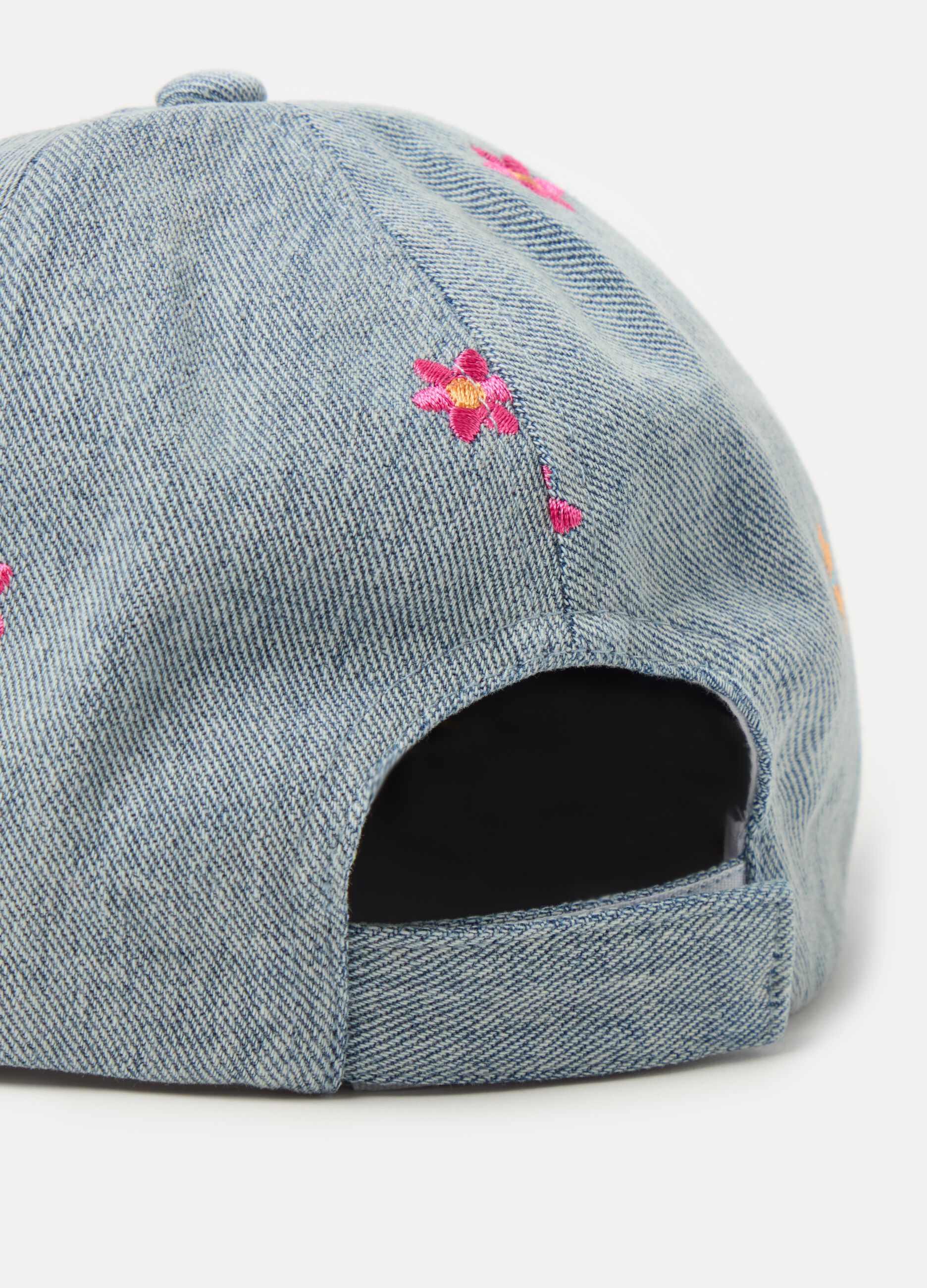 Denim baseball cap with embroidery