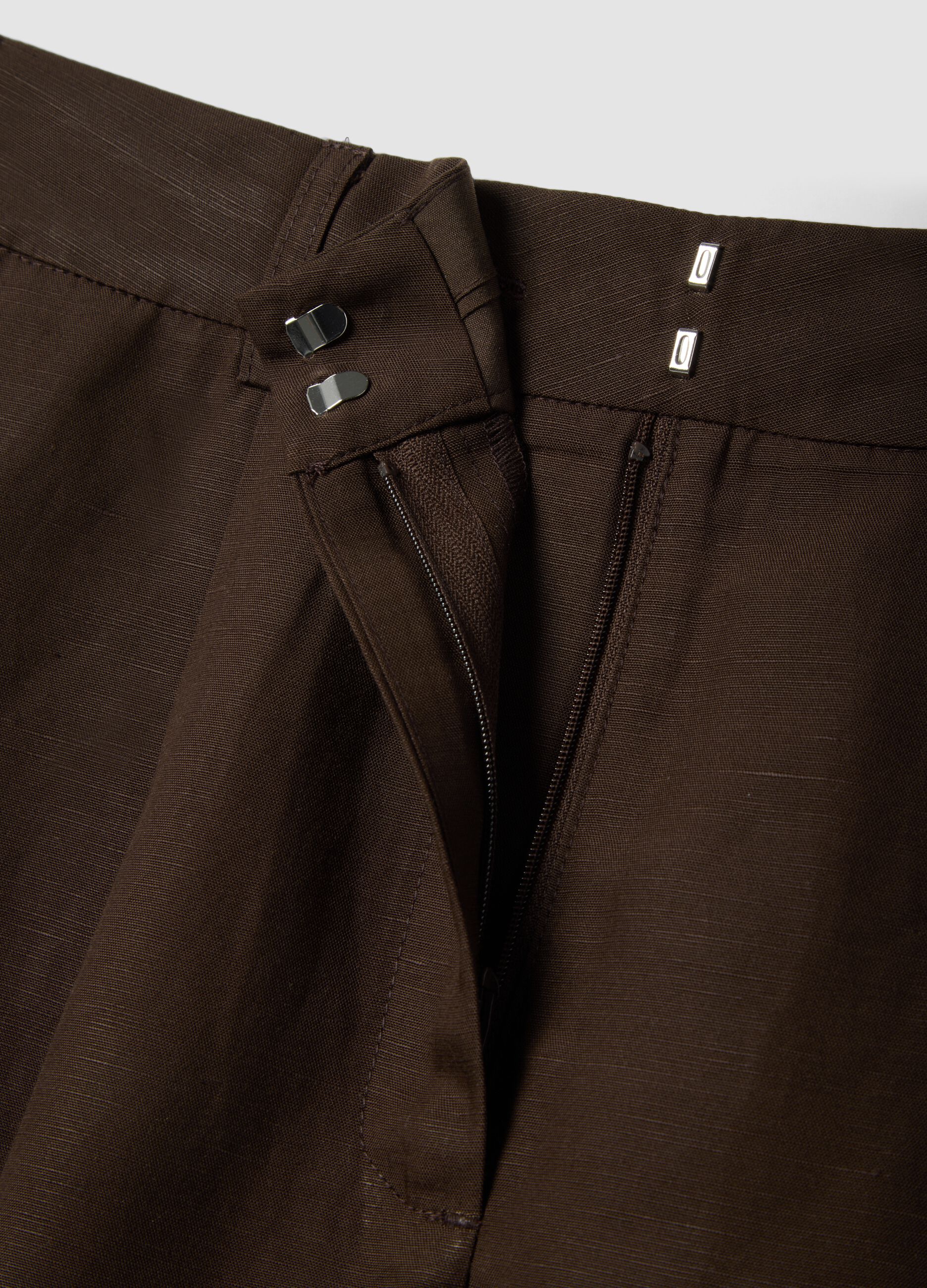 Shorts in misto lyocell e lino marroni regular fit