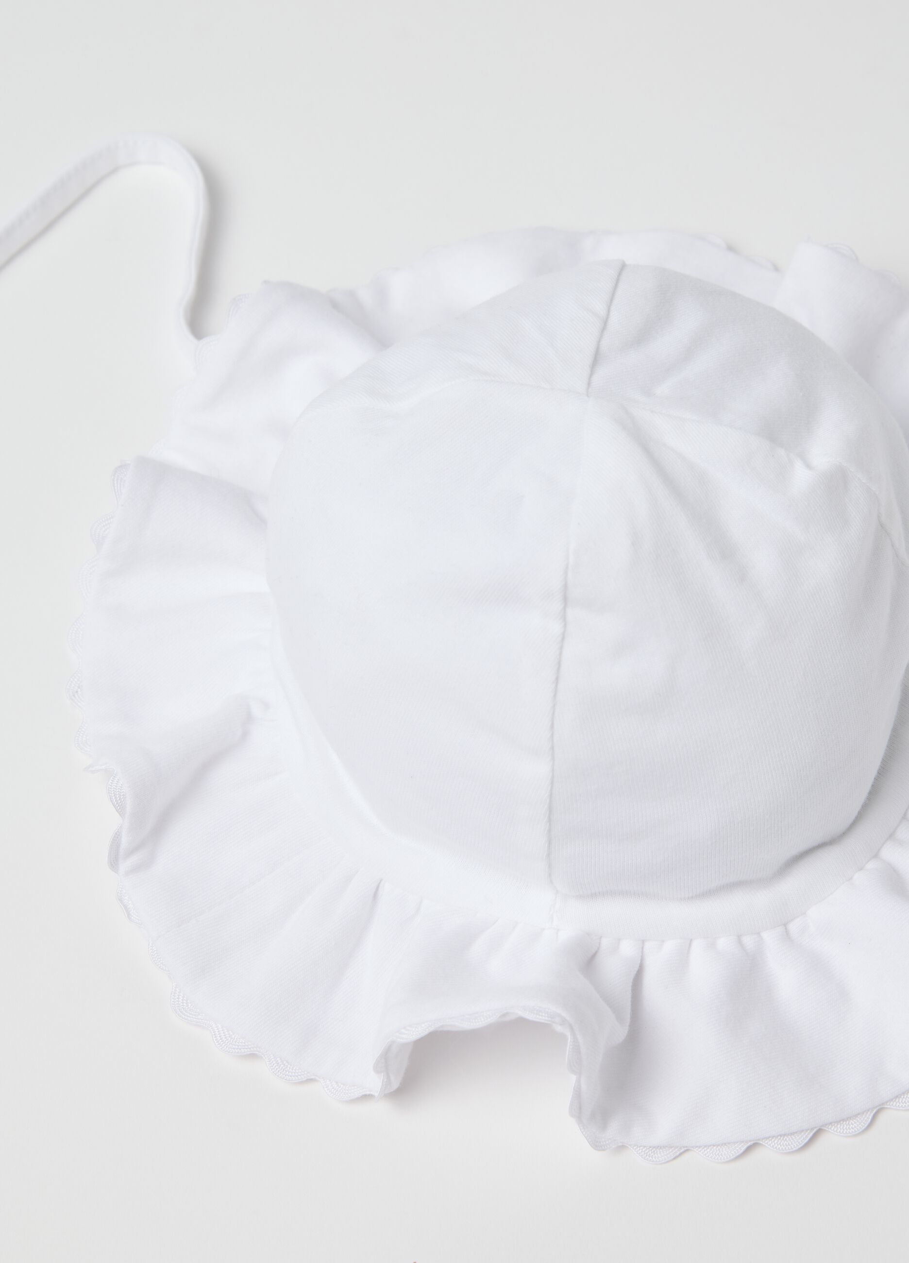 White hat in 100% organic cotton
