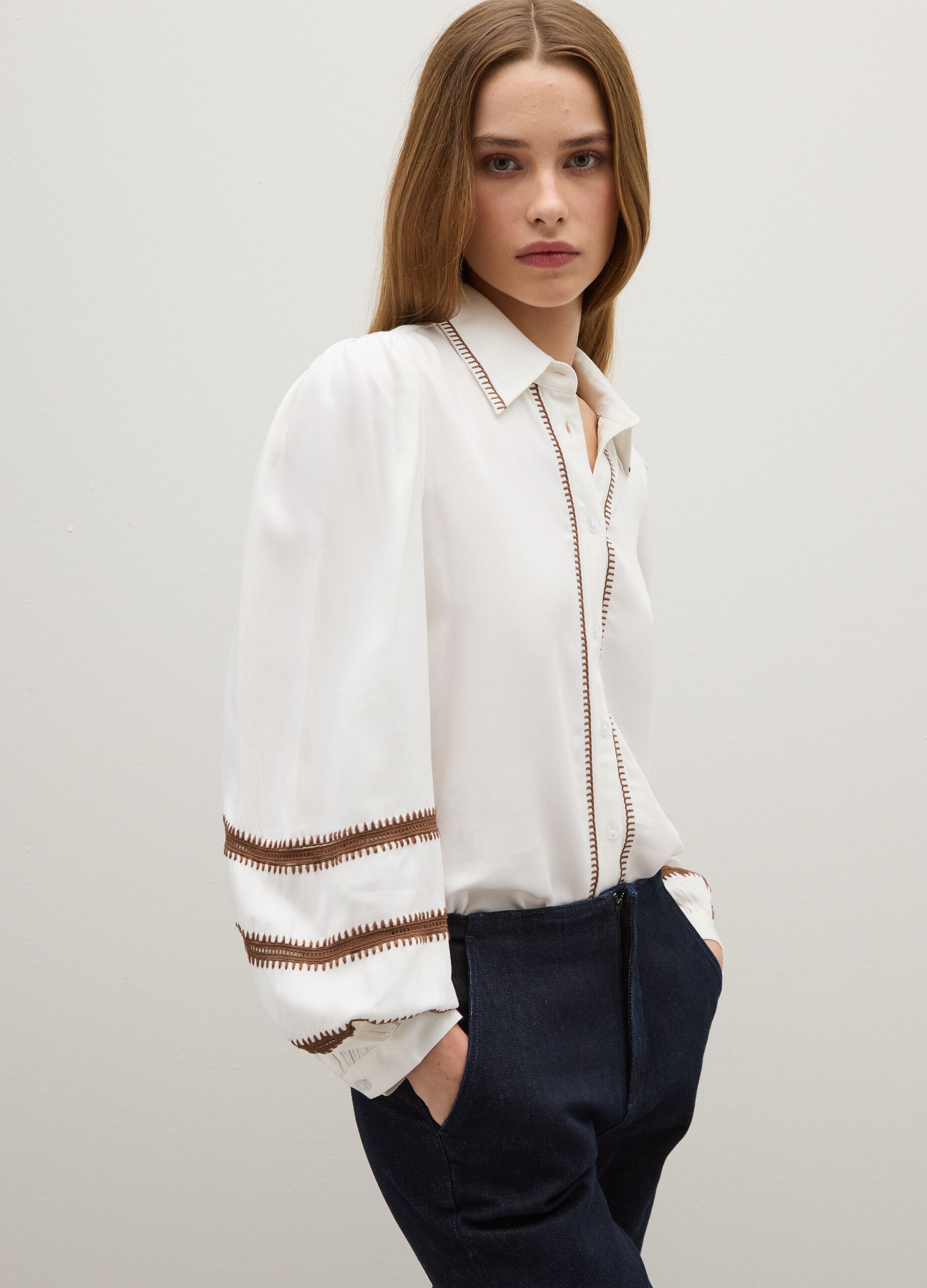 White regular fit shirt with embroidered details