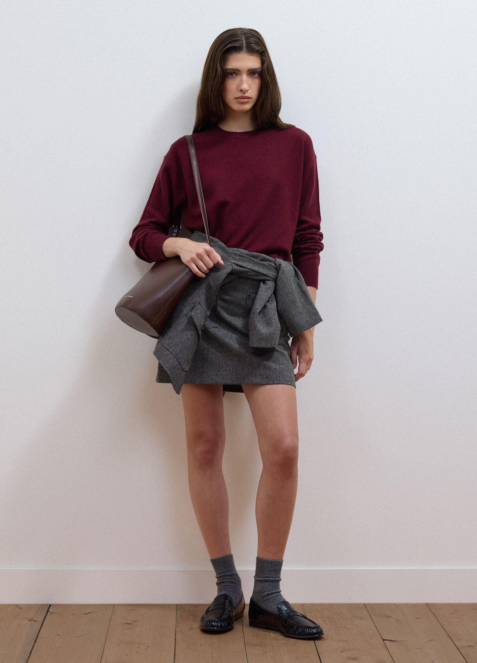 Maglia viola in pura lana a girocollo over fit