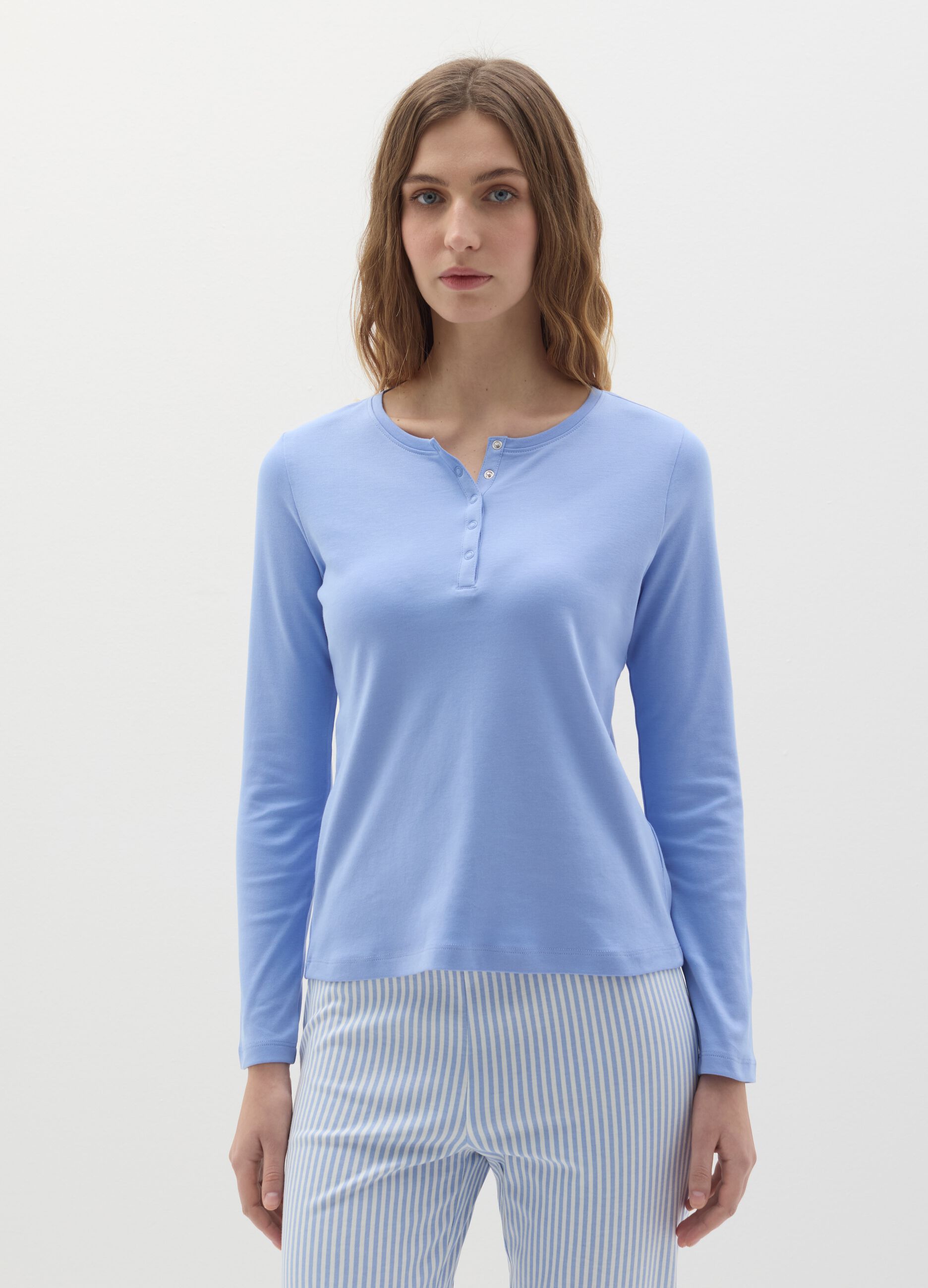 Pyjama top with granddad neckline.