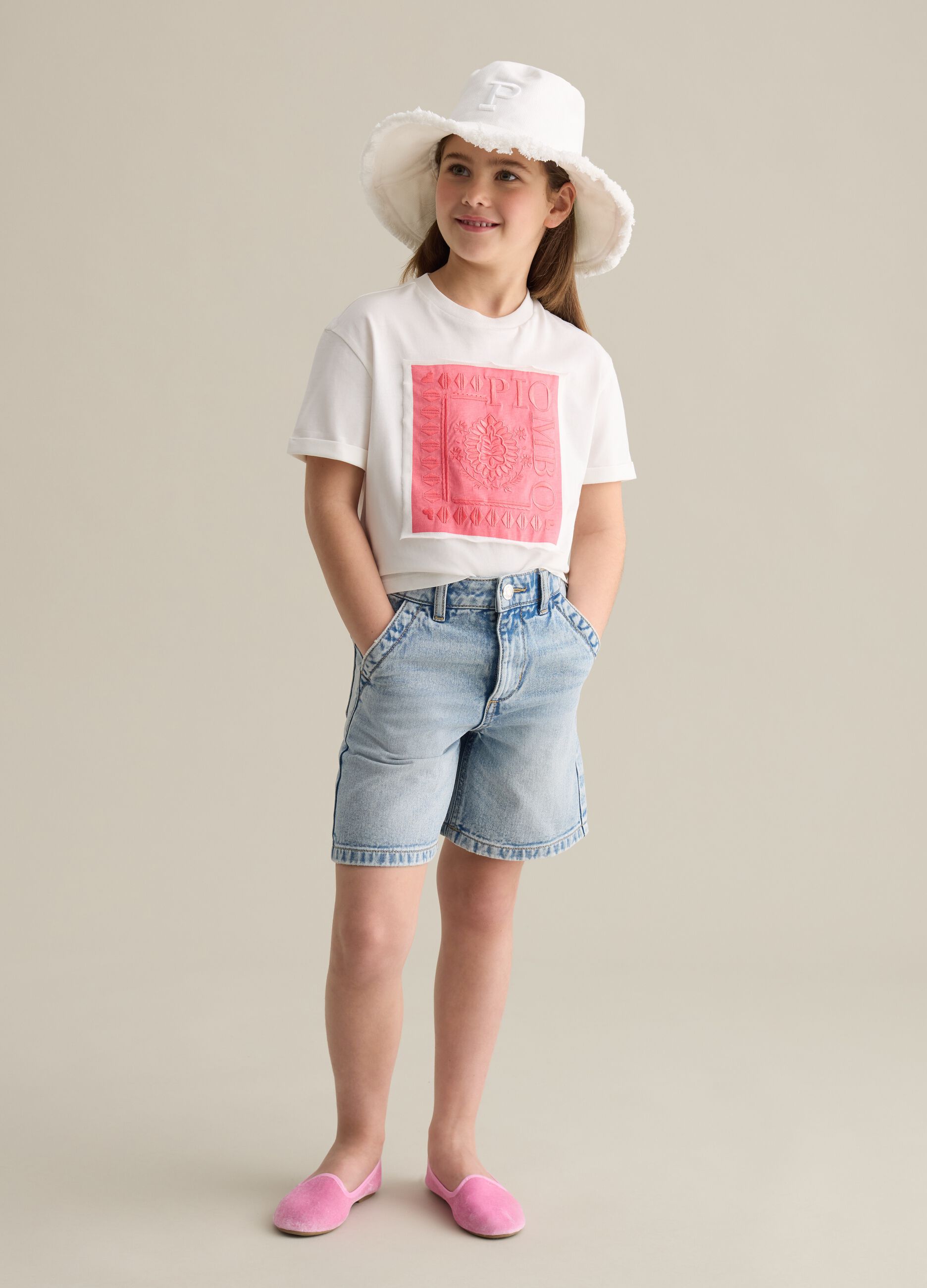 Denim shorts with pockets