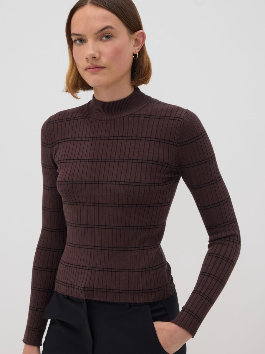 Brown fitted viscose-blend jumper with mock neck_0