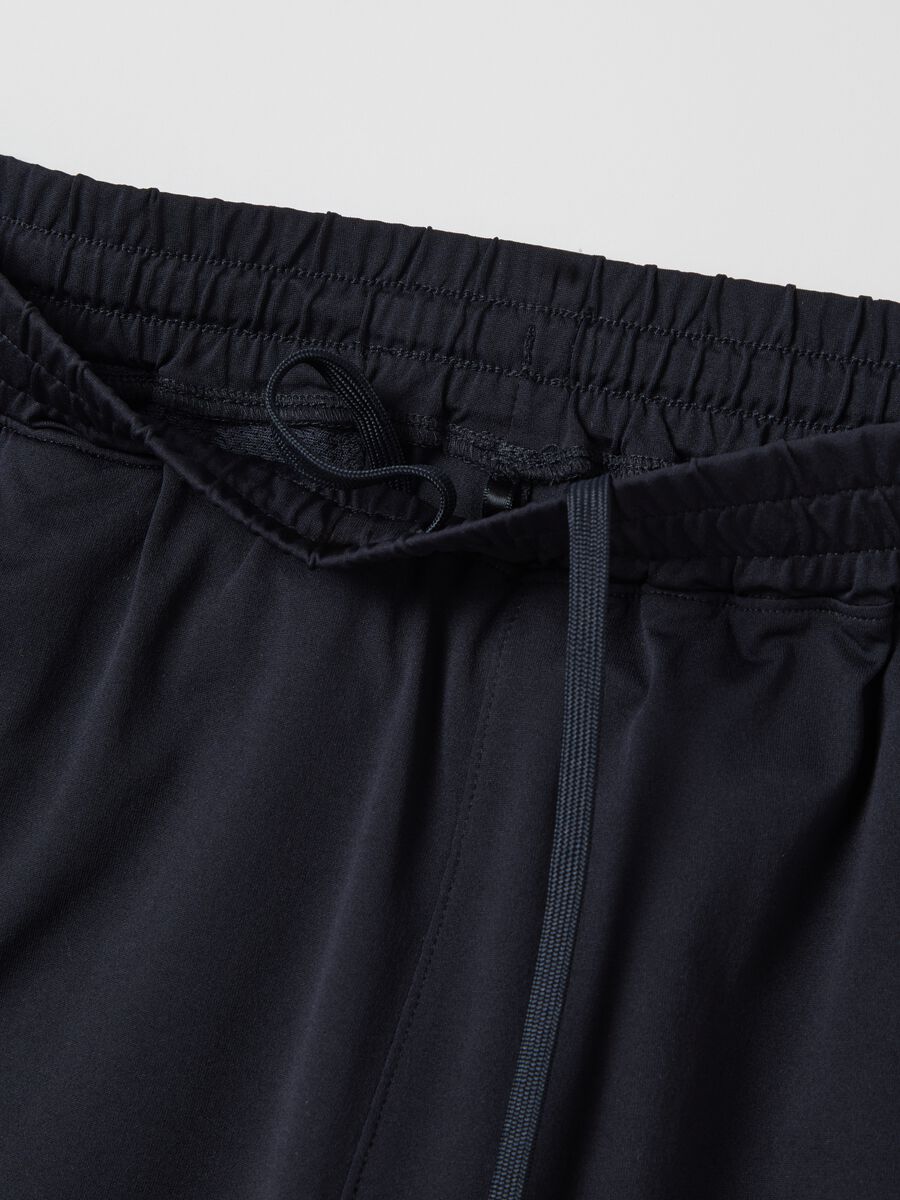 Blue Bermuda joggers in stretch fabric_5