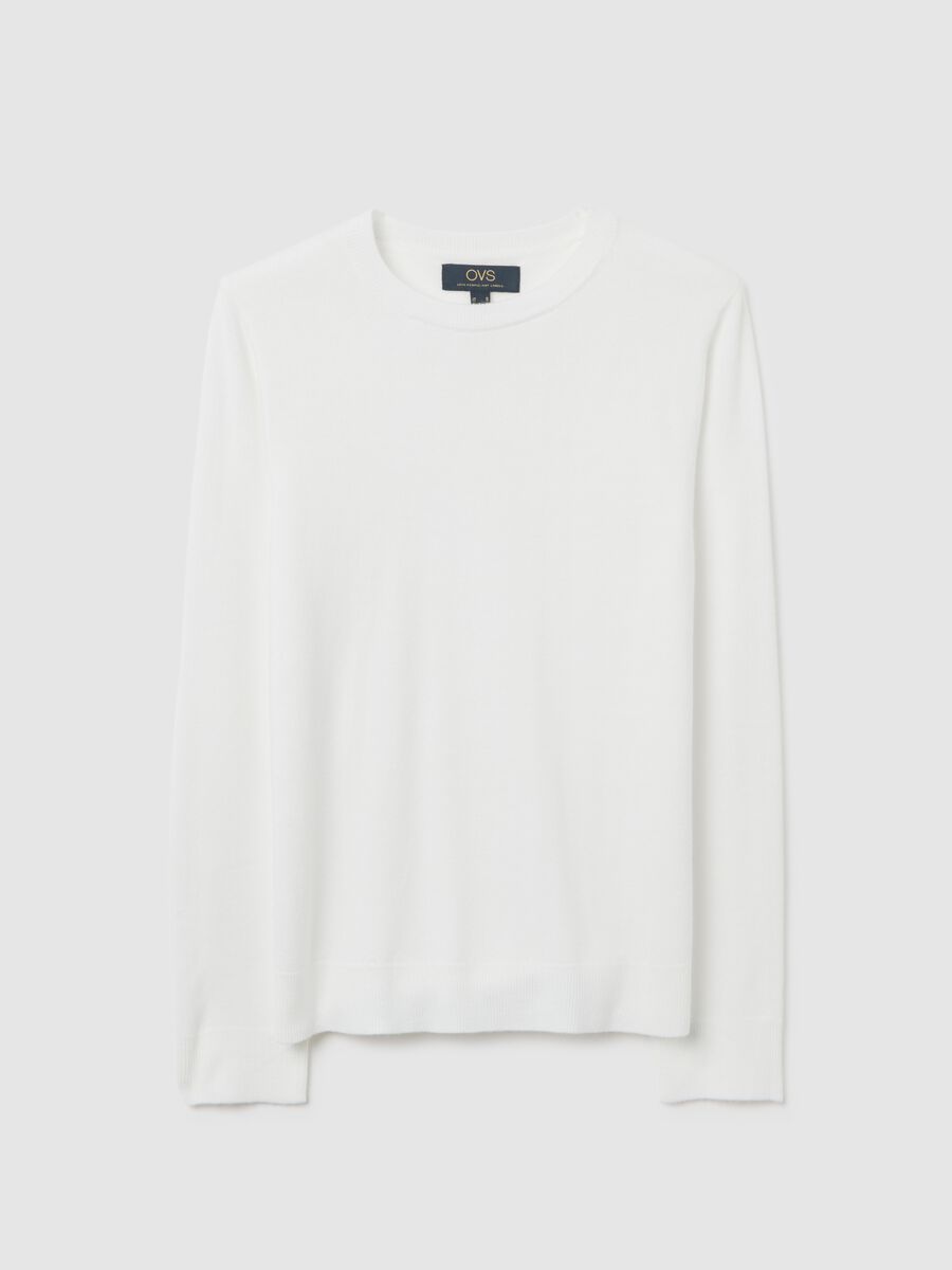 Black regular fit top with round neckline_4