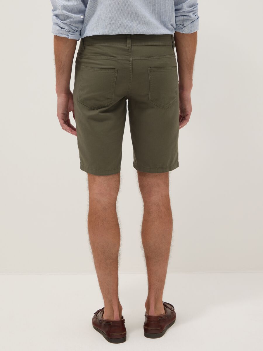 Green pure cotton regular-fit shorts_2