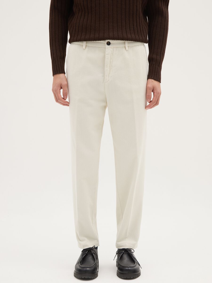 White corduroy chino trousers in pure cotton with regular fit_1