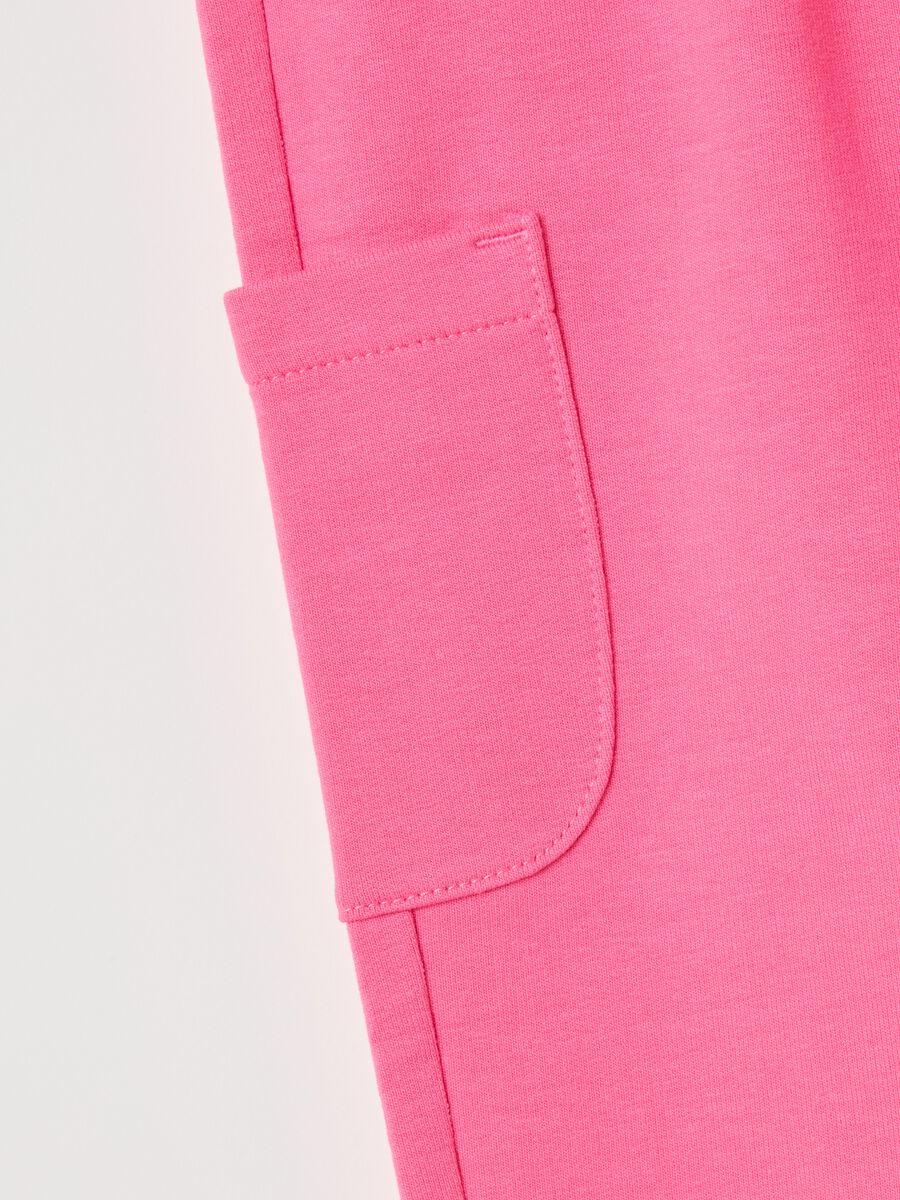 Joggers with drawstring and pockets_3