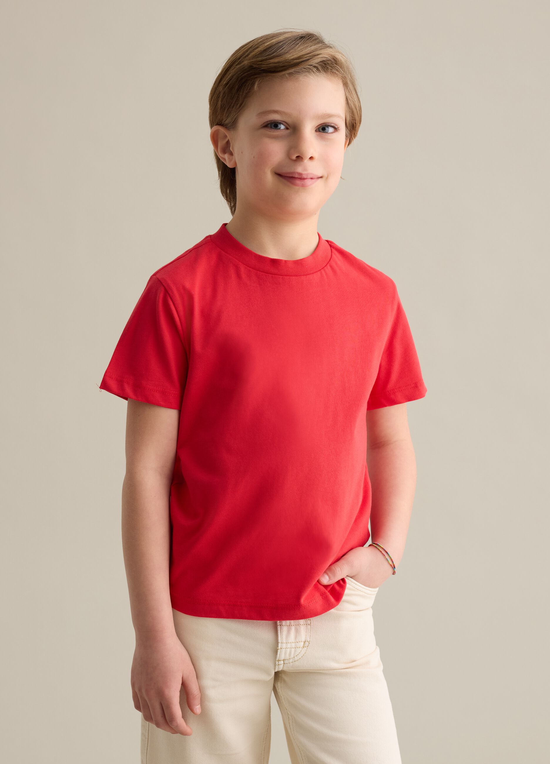Red cotton T-shirt with round neck