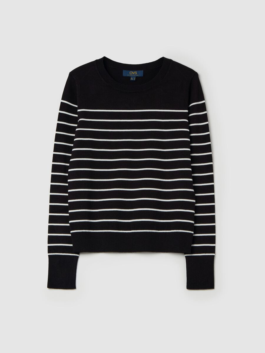 Long-sleeved top with striped pattern_4