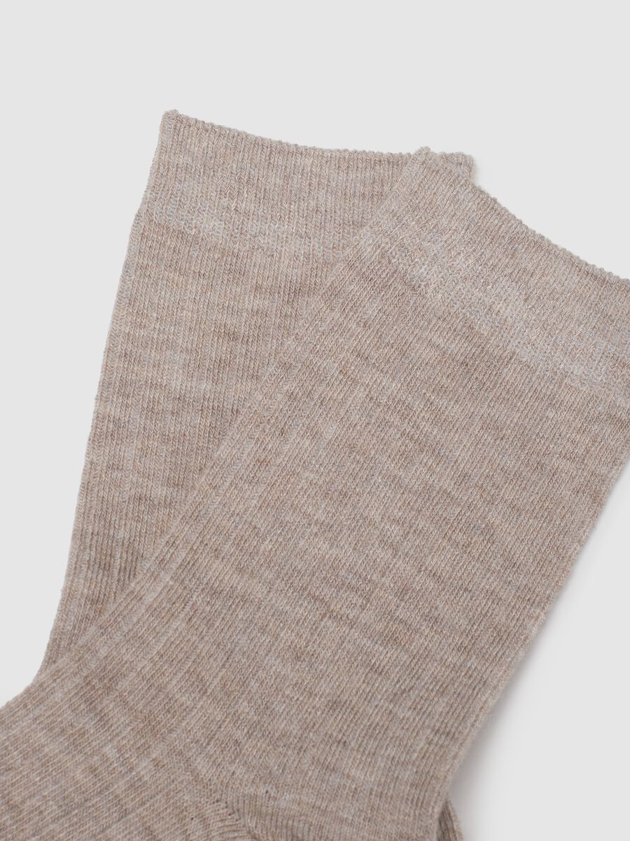 Calzini beige lunghi elasticizzati_2