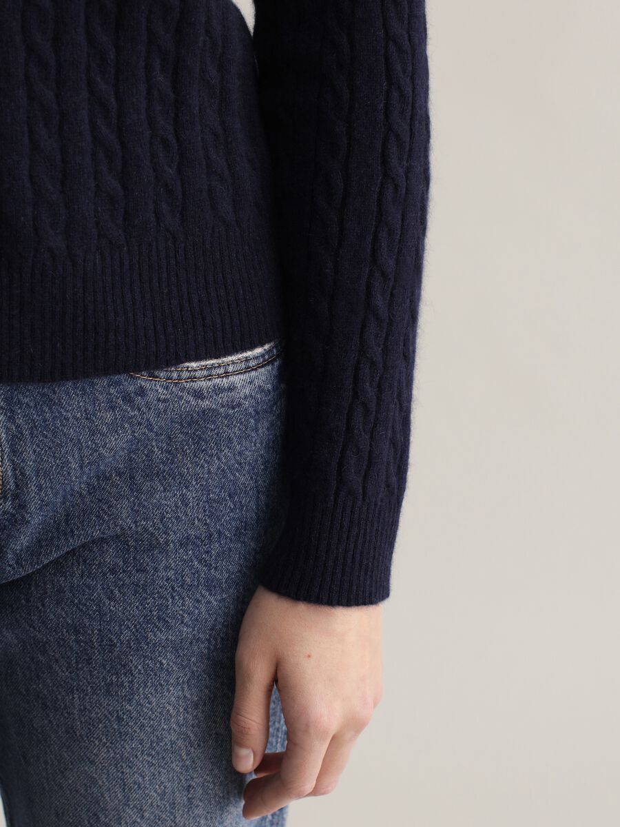 Cardigan in cable-knit cashmere_2