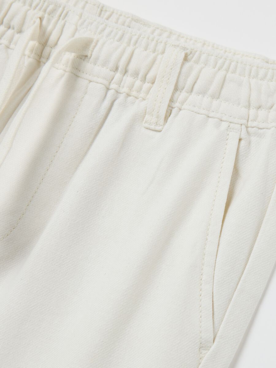 White trousers in cotton and linen with drawstring_3